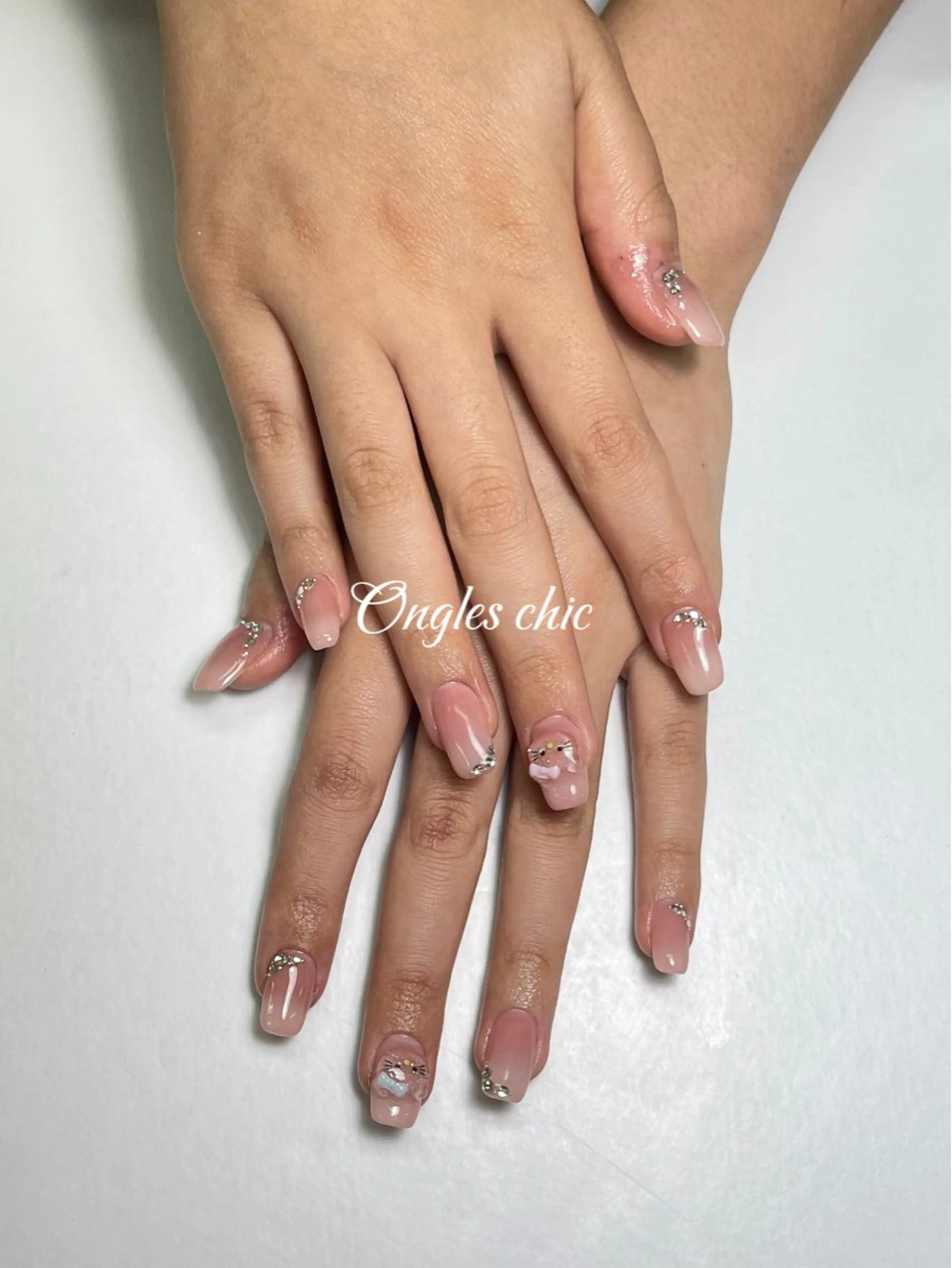 ネイル ハンドネイル ongles chicのネイルデザイン