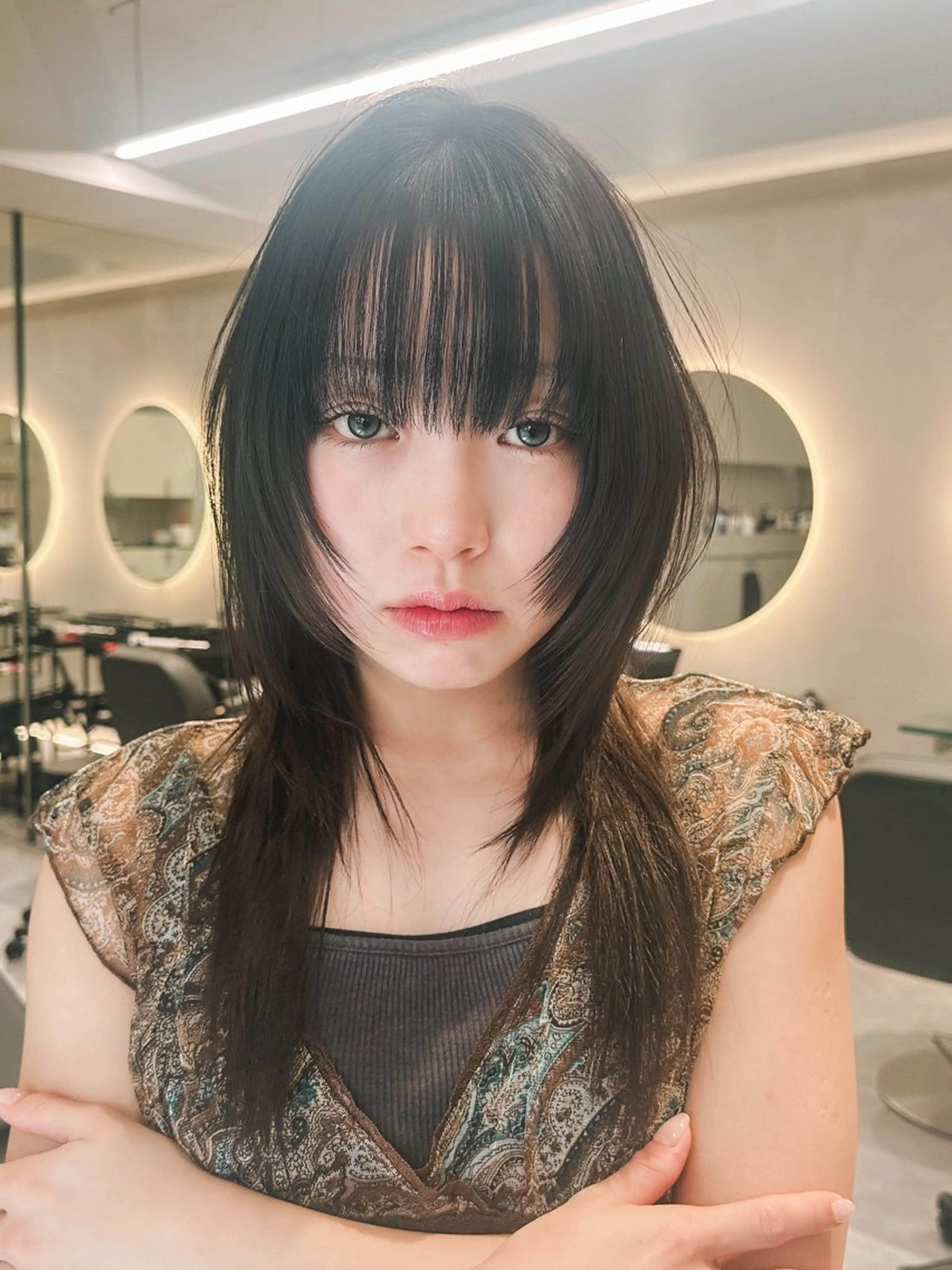 セミロング カラー グレージュ ハッシュカット レイヤーカット カット ヘアカラー トリートメント レイヤー/ウルフ/ ハッシュカット/ダイのヘアスタイル