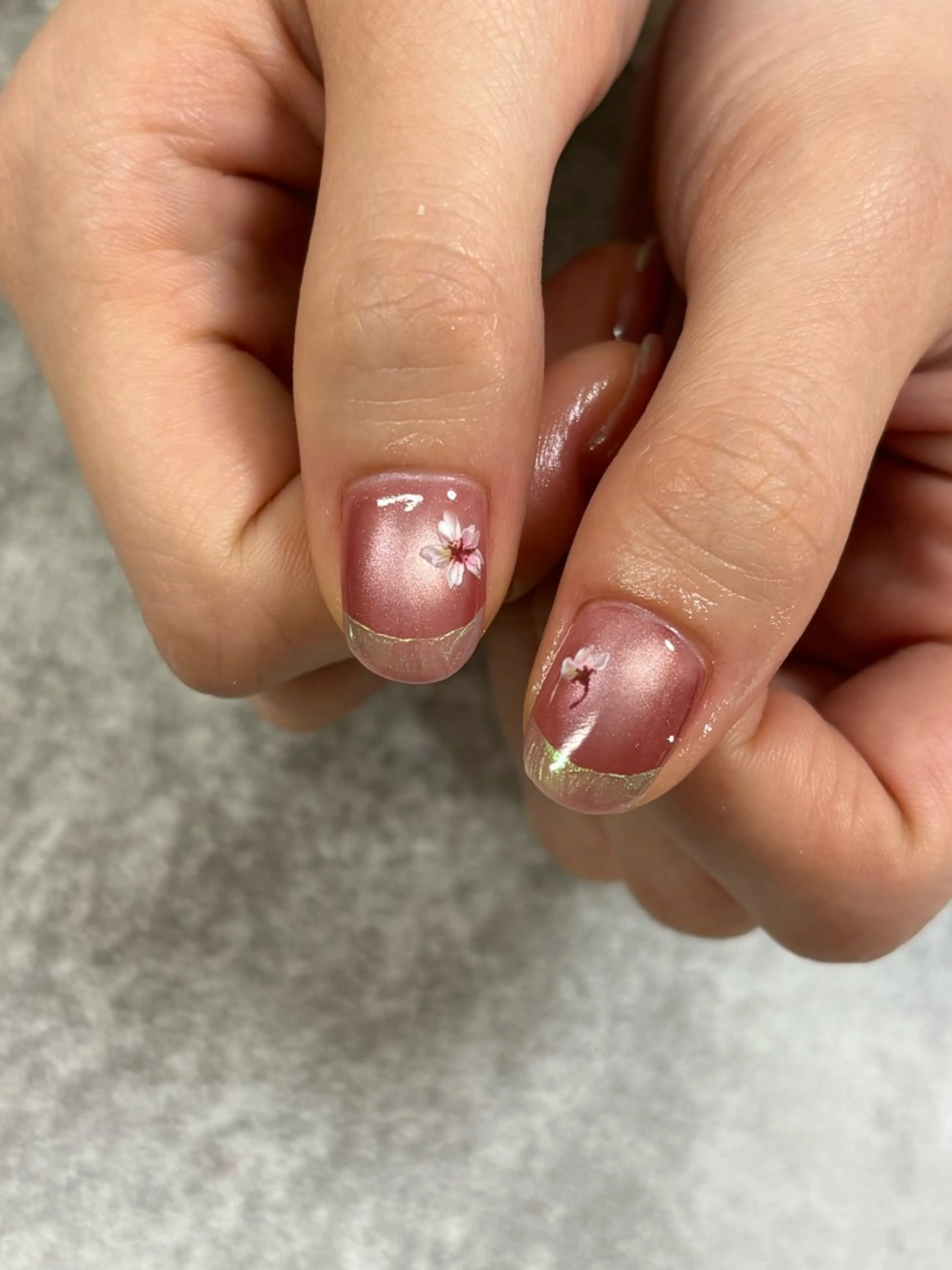 ネイル オーロラネイル 桜ネイル フレンチネイル マグネットネイル ハンドネイル FIORITURA Maikoのネイルデザイン