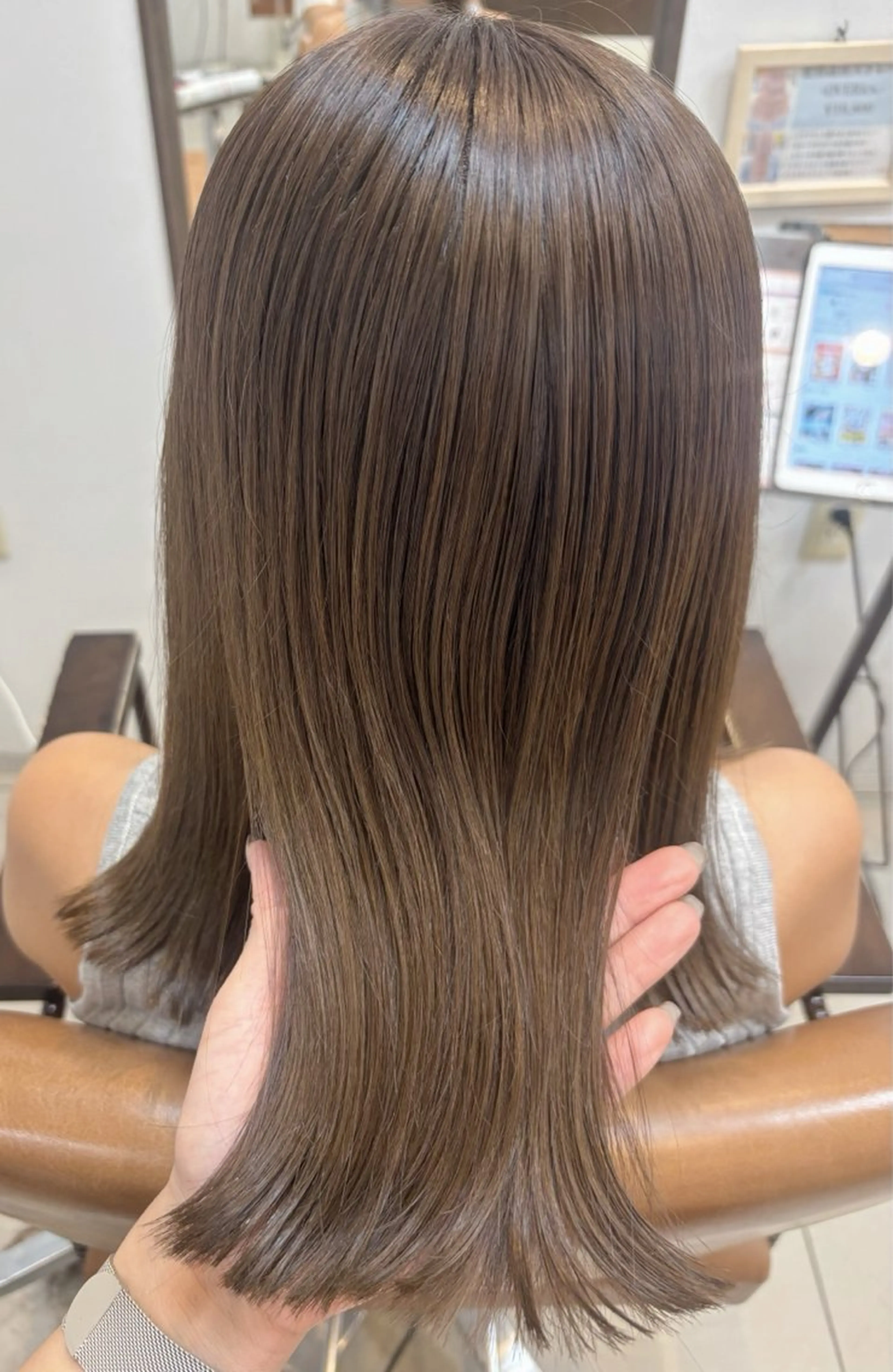 ミディアム カラー アッシュ ベージュカラー ヘアカラー トリートメント 頭皮×髪質改善 透明感カラー💎中村のヘアスタイル