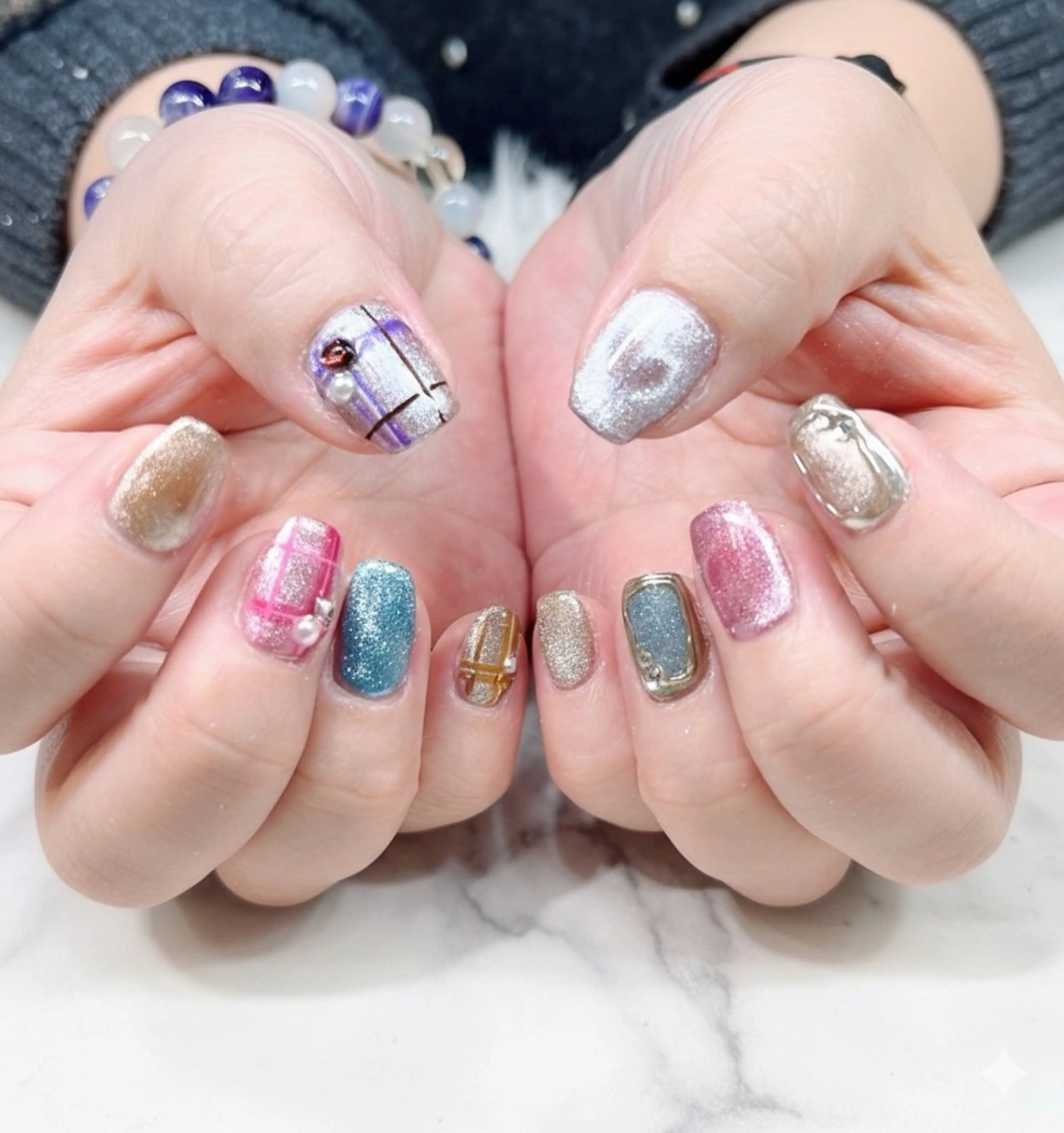 ネイル フレンチネイル ラメ(グリッター) ラメグラデーション マグネットネイル 持ち込み ハンドネイル ティーエヌ 金山駅東口店のネイルデザイン
