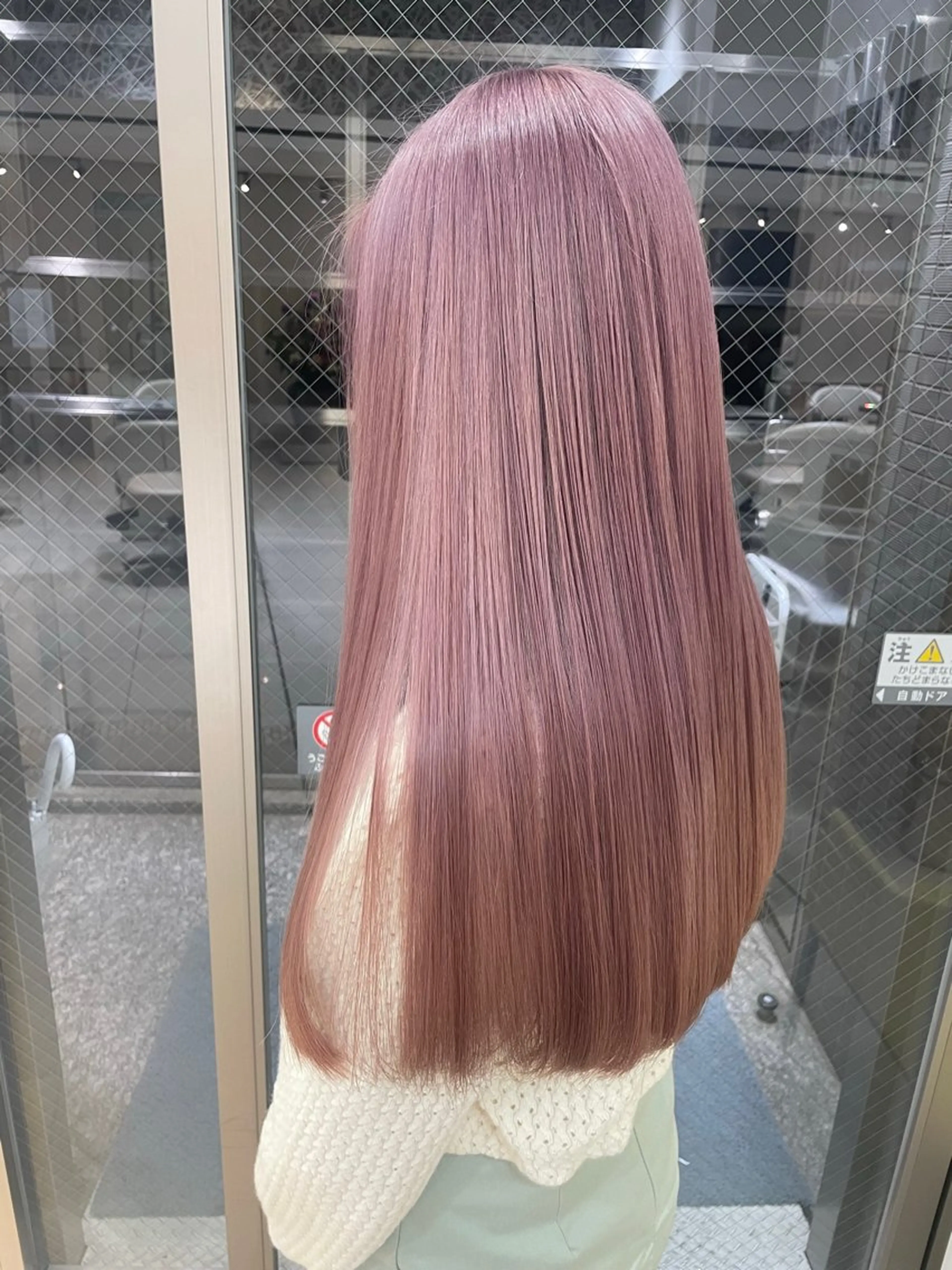 ロング カラー ブリーチ ケアブリーチ ピンクカラー ロング トリートメント レイヤーカット ベージュ/KANAのヘアスタイル