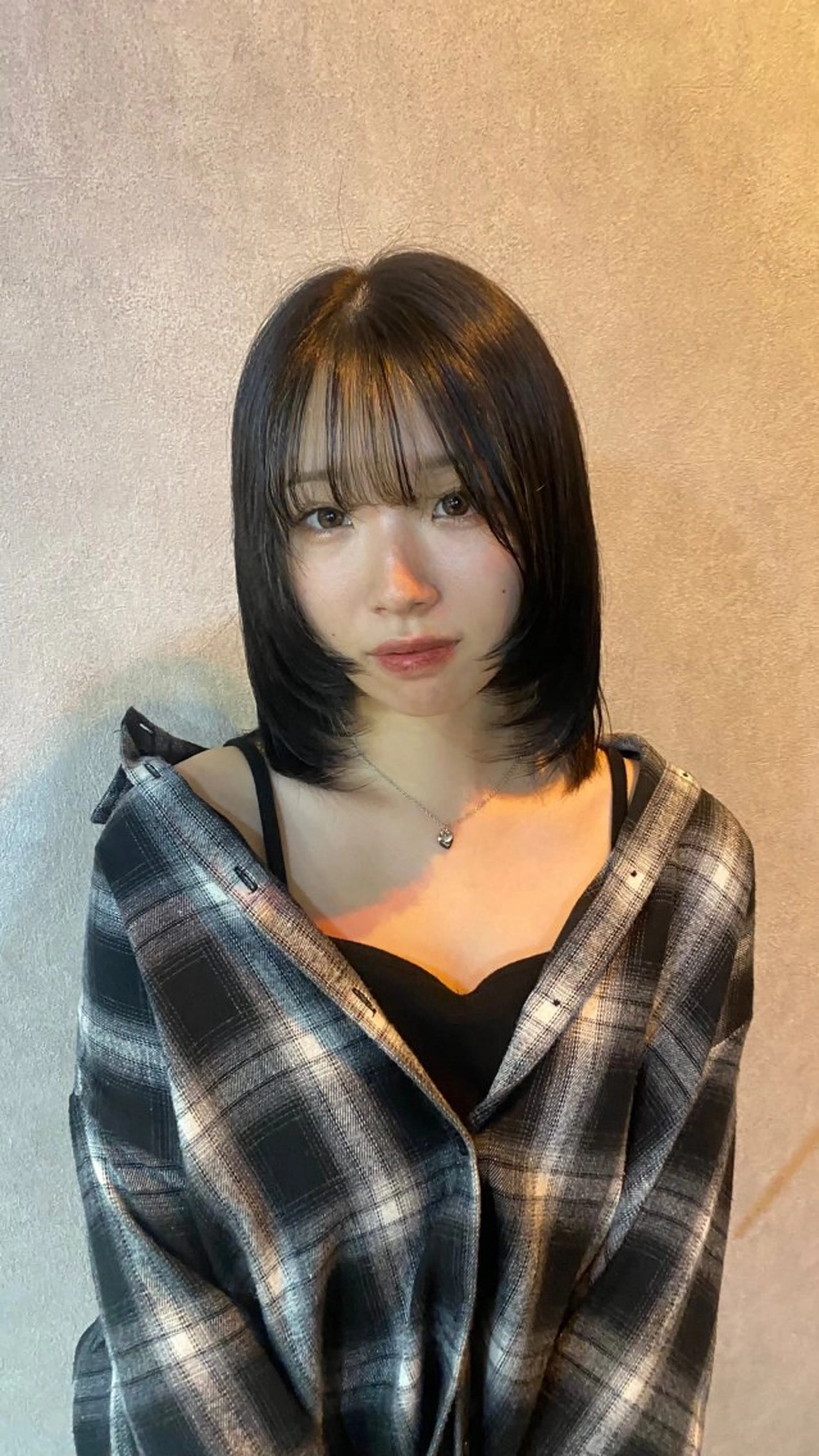 セミロング カラー 顔周りカット ウルフカット ケアブリーチ/派手髪 ダブルカラー/ナナのヘアスタイル