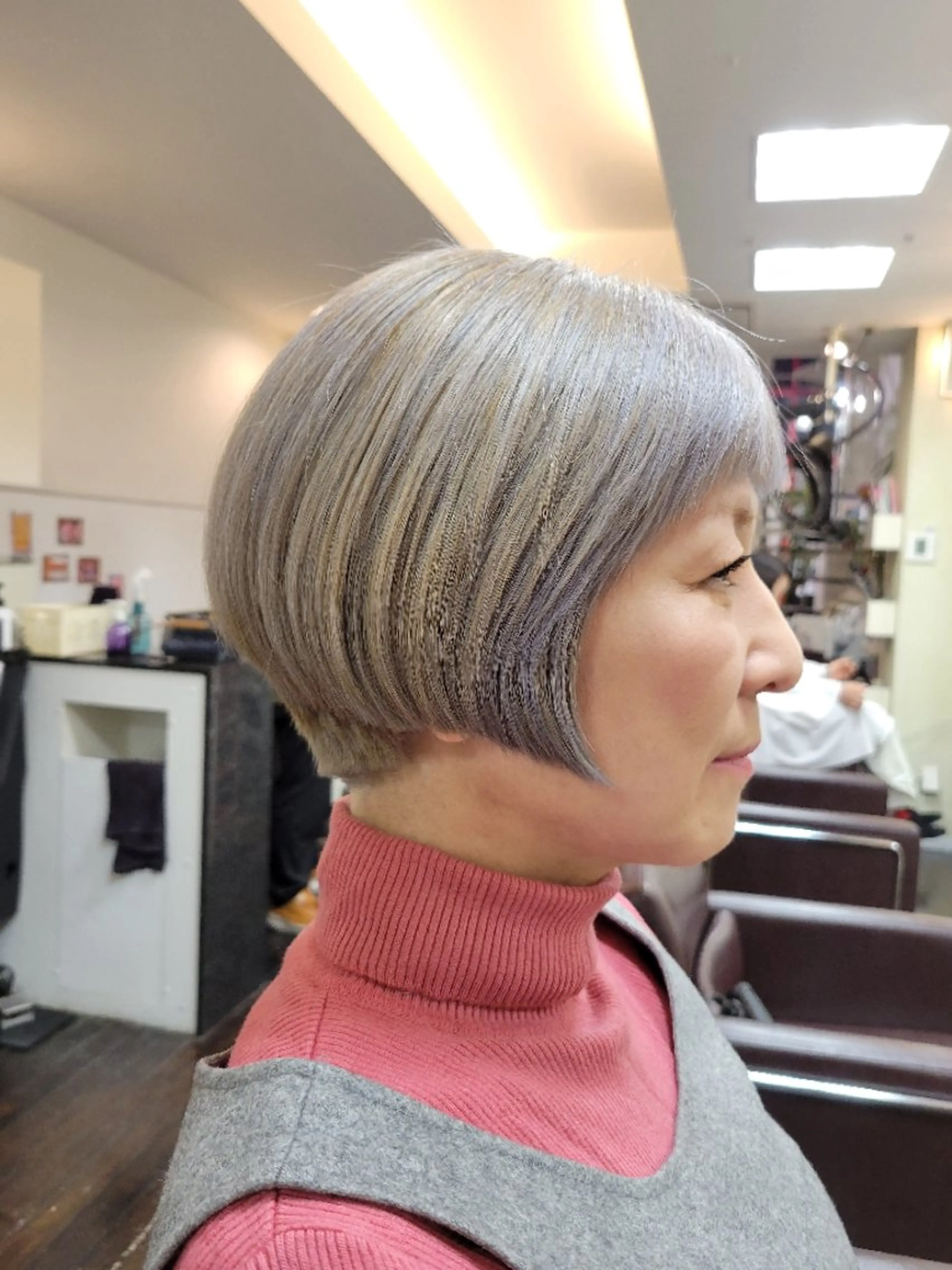 ショート ボブ カット ヘアカラー 遠藤 史秋のヘアスタイル