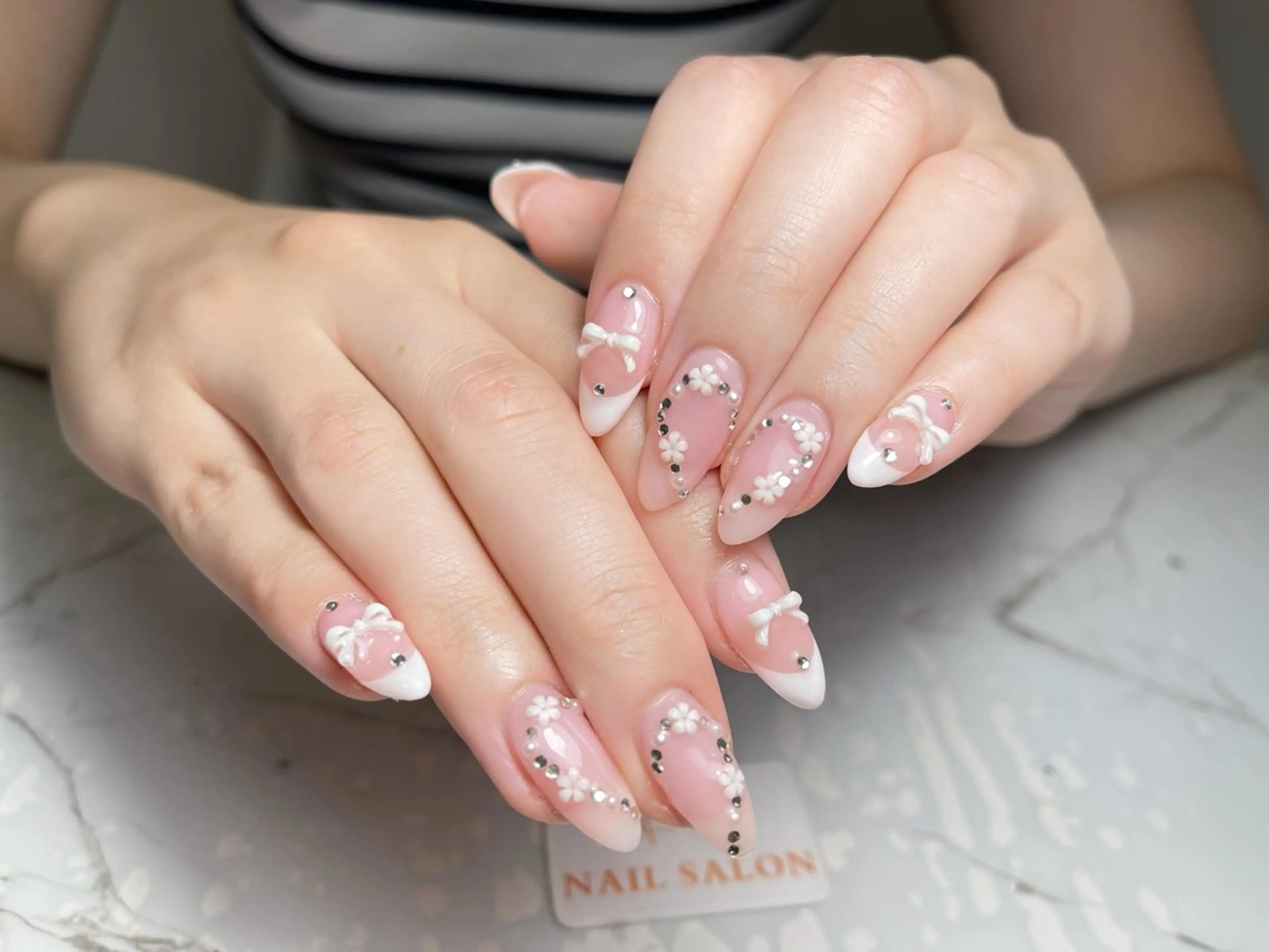 ネイル アートネイル フレンチネイル ジェルネイル グラデーション 韓国ネイル ハンドネイル 💕鈴木ユリ パラジェル/オフ無料のネイルデザイン