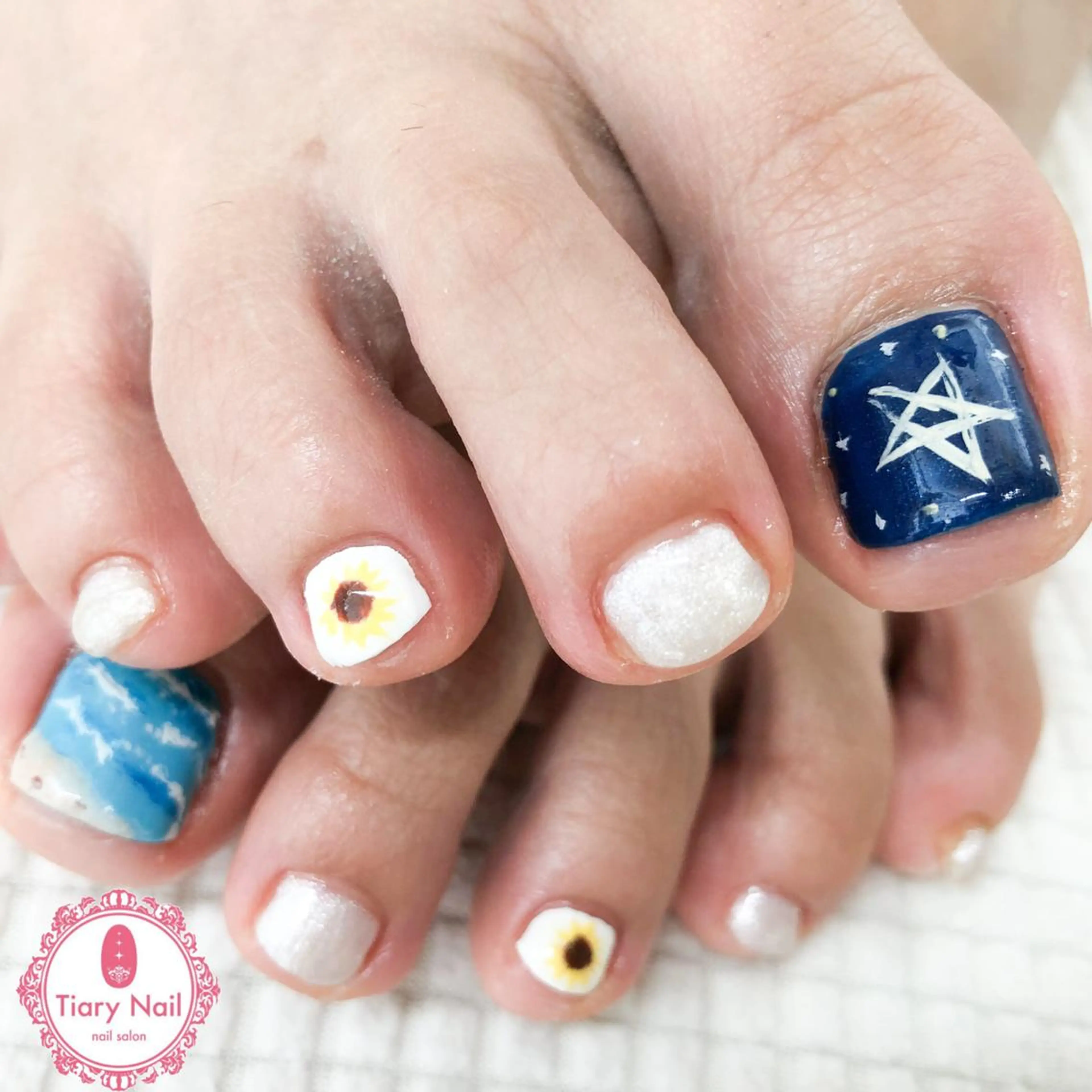 ネイル tiarynail K Kのネイルデザイン