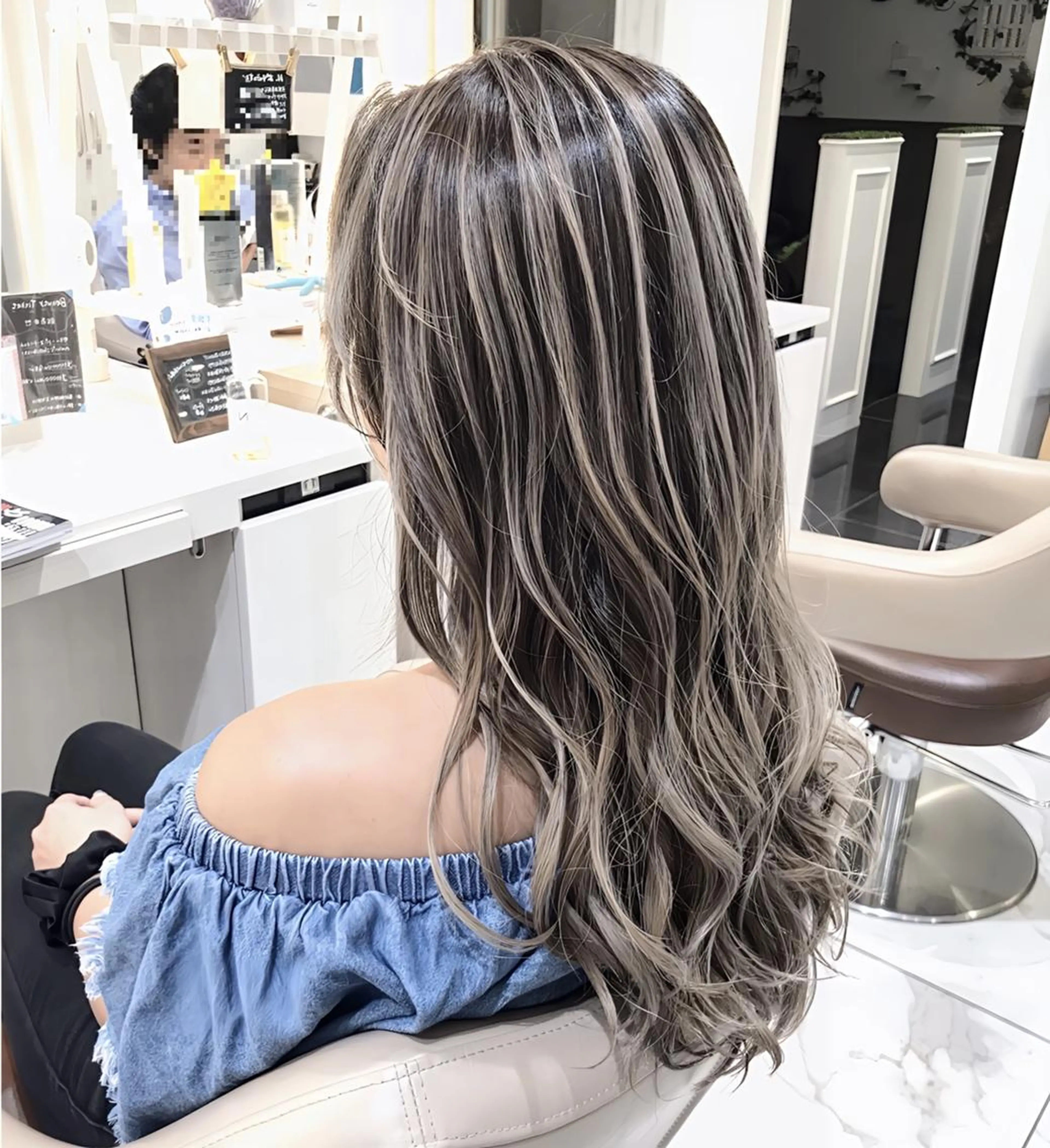 セミロング カラー バレイヤージュ 髪質改善 レイヤーカット カット ヘアカラー トリートメント 山崎俊輔/髪質改善 /バレイヤージュのヘアスタイル