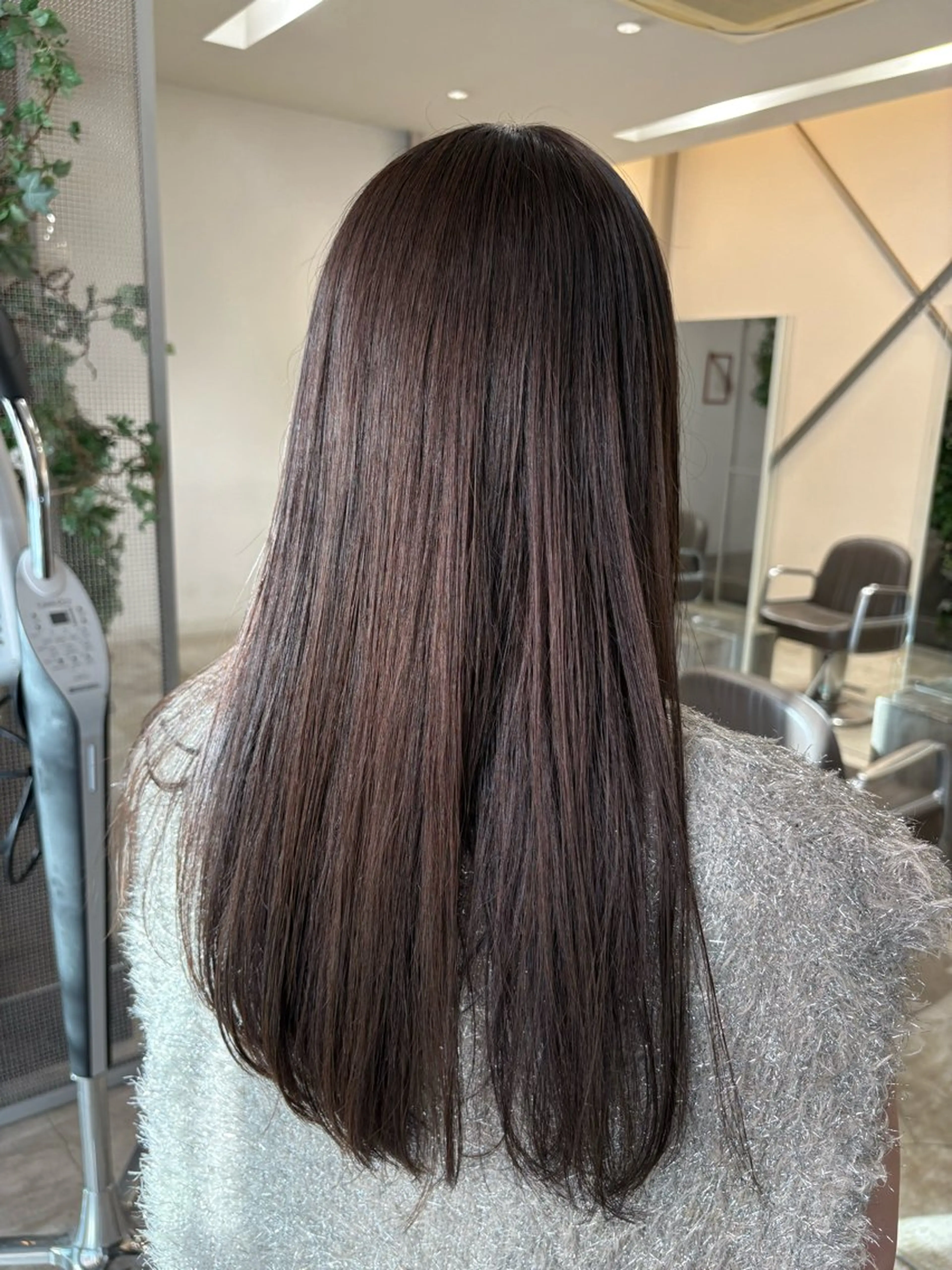 ロング カット ヘアカラー トリートメント 上平 綾菜のヘアスタイル