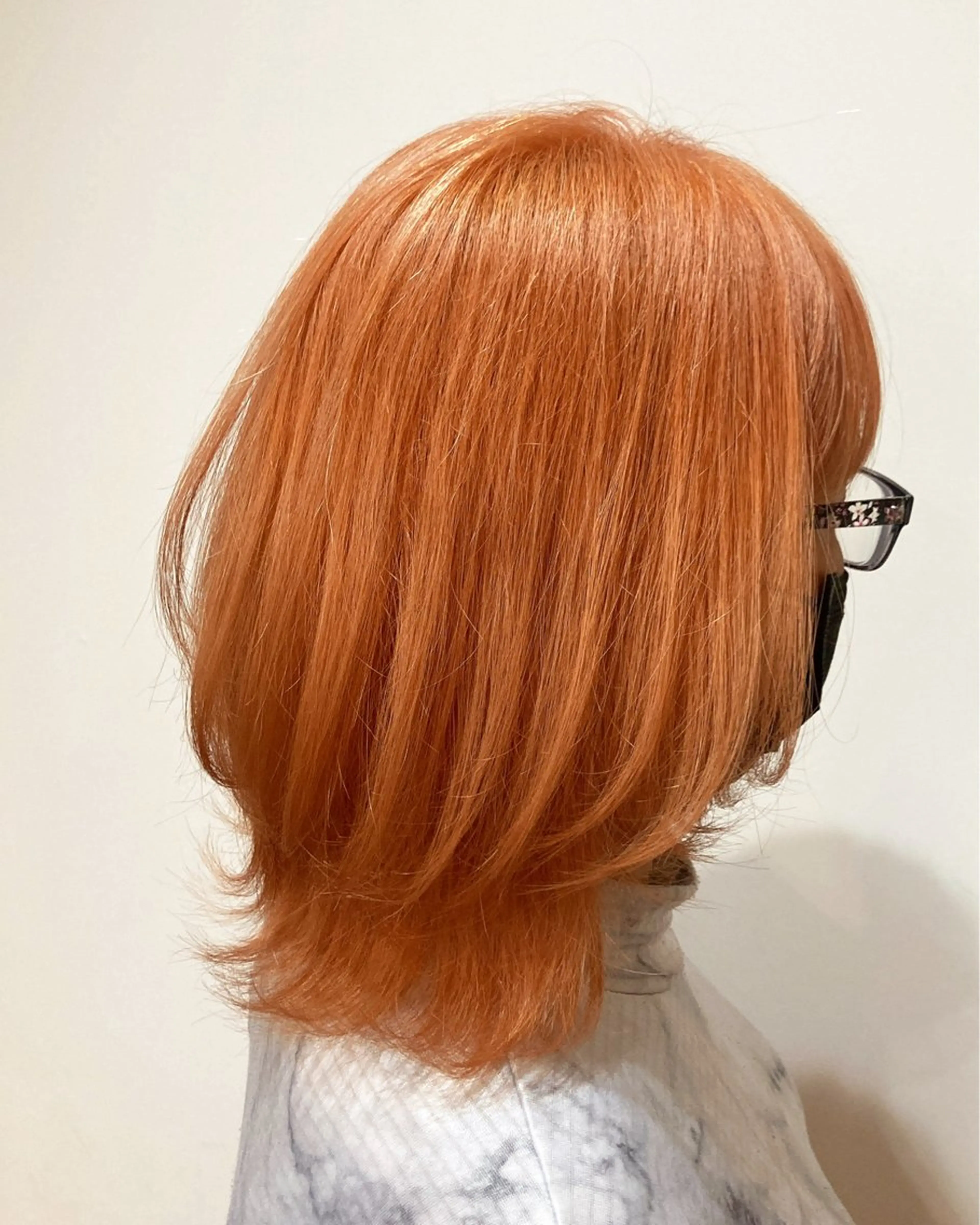 ミディアム カラー オレンジ ウルフカット 山本 将史のヘアスタイル