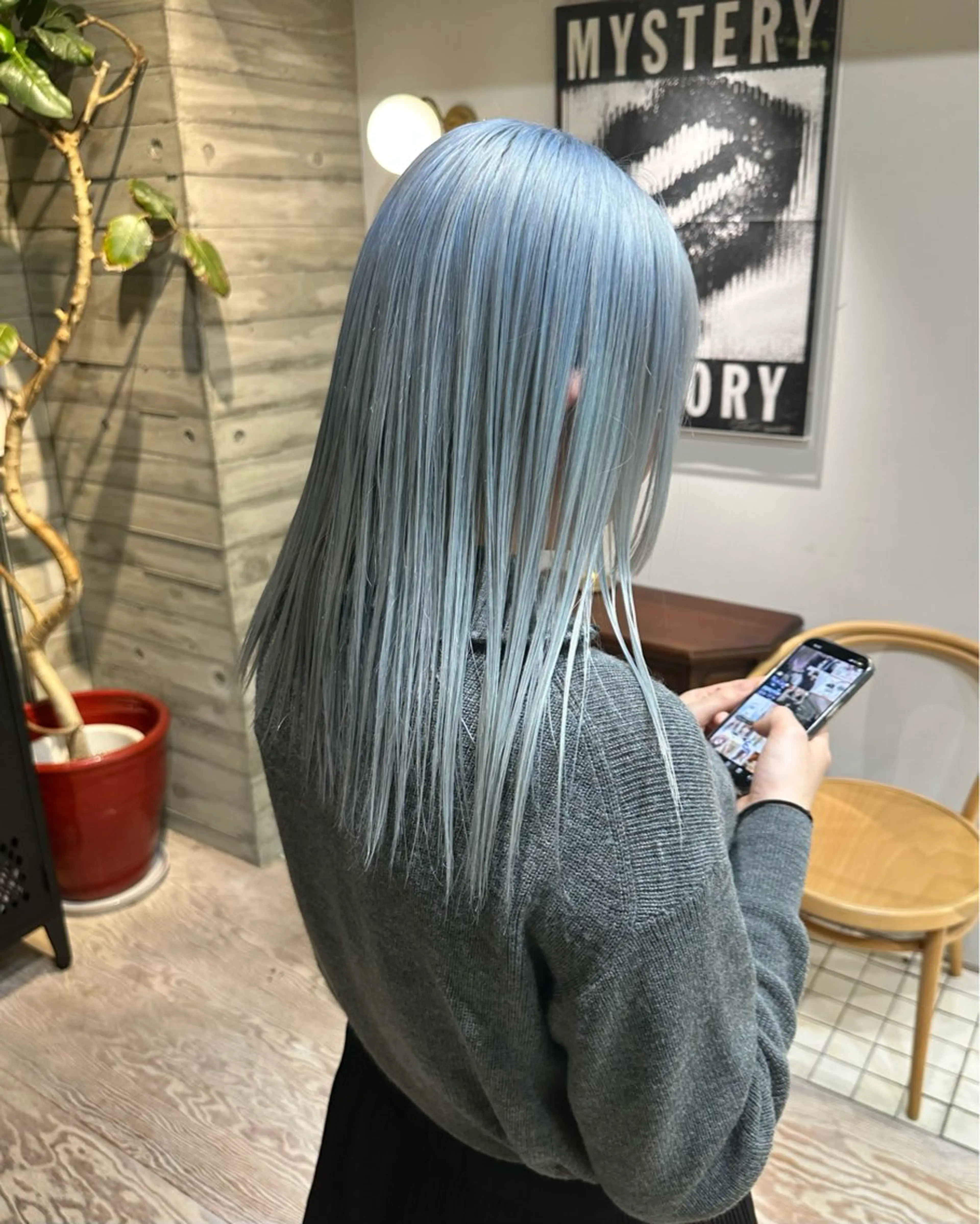 カラー 抜きっぱなしブロンド ササキカズマのヘアスタイル