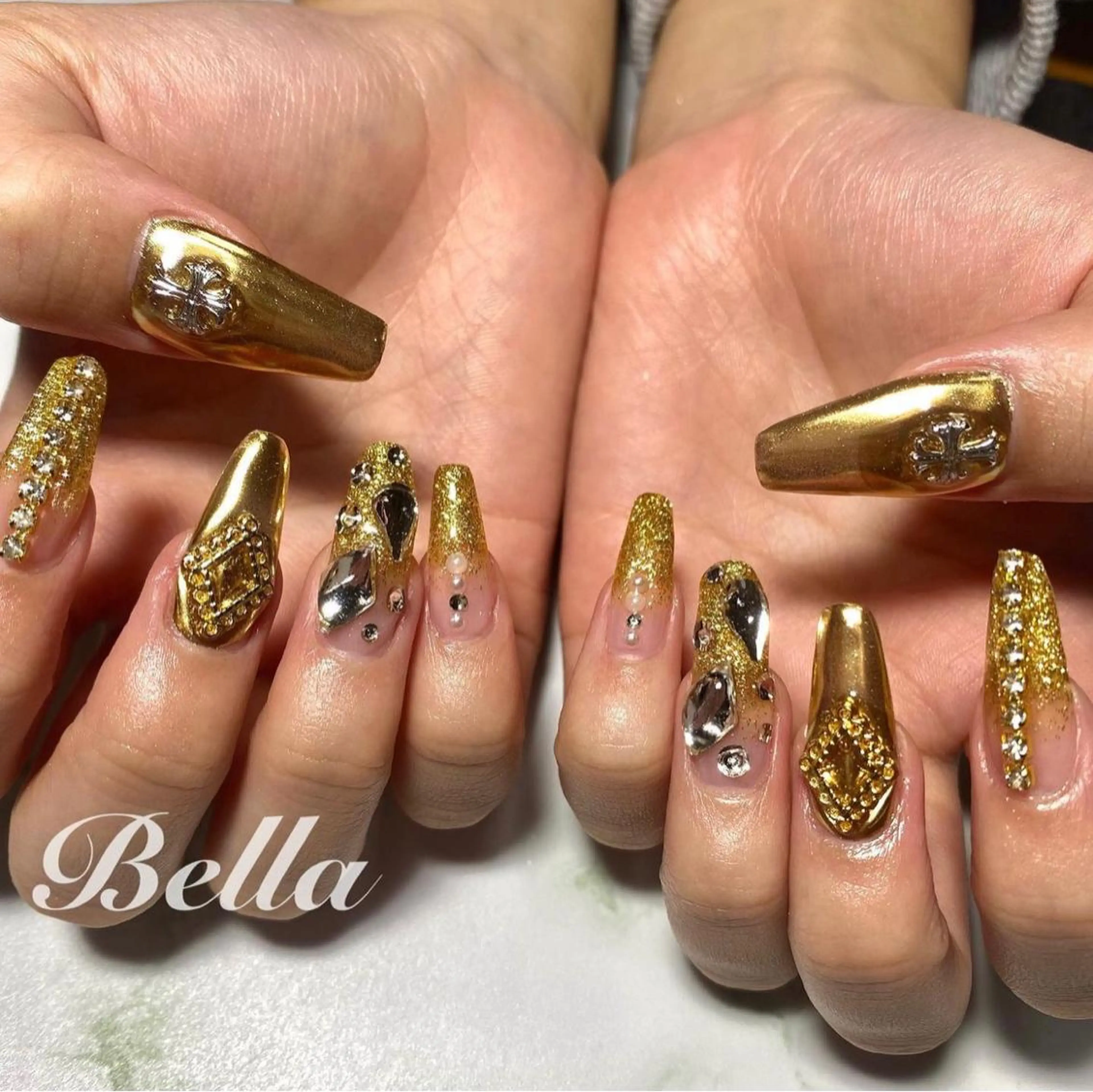 ネイル 𝑩𝒆𝒍𝒍𝒂 𝒏𝒂𝒊𝒍のネイルデザイン