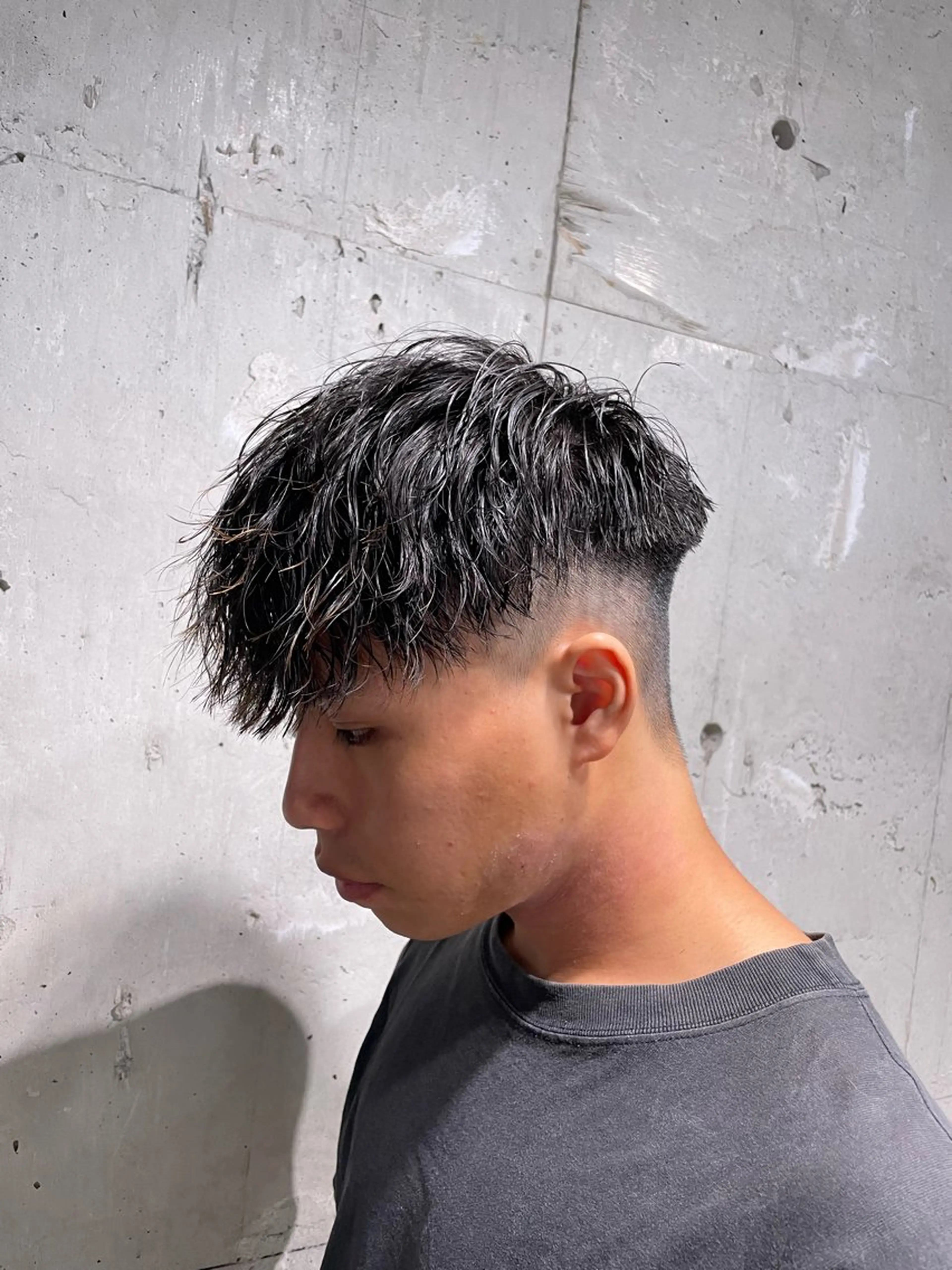 パーマ メンズ ヘアカラー トリートメント ヘアセット 艶髪/透明感🪽 DISCO🪽のヘアスタイル