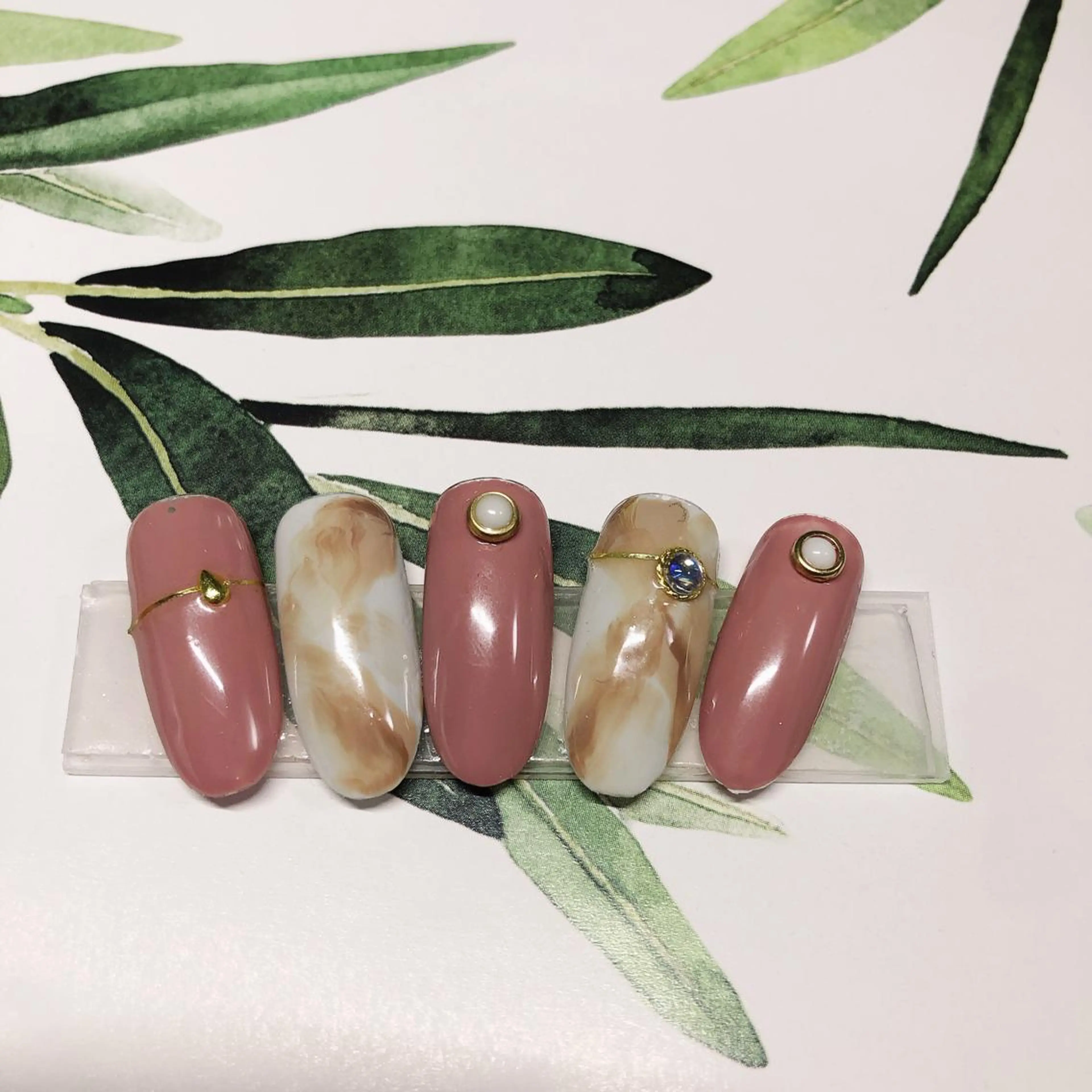 ネイル オフィスネイル 奥園 良恵のネイルデザイン