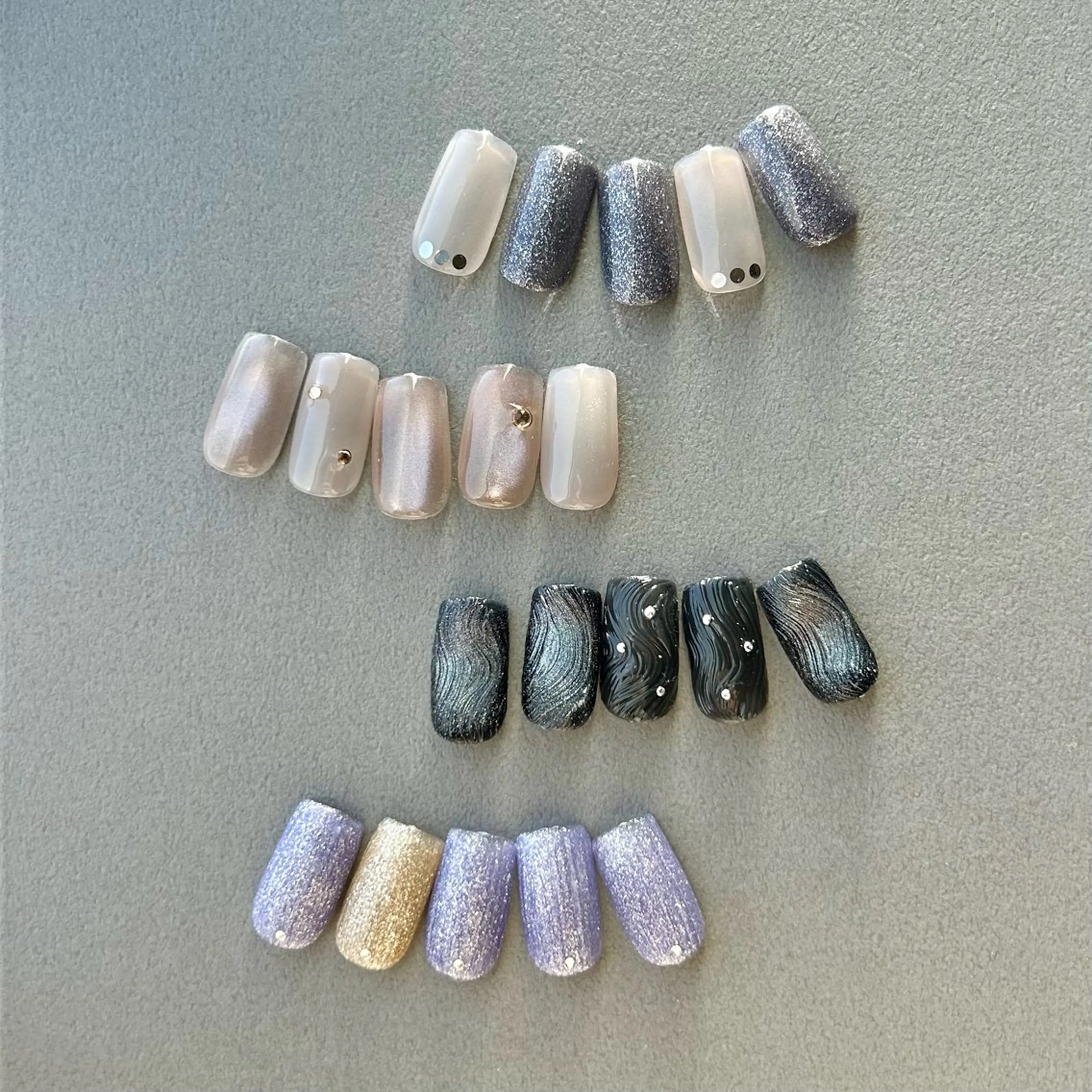 【メンズネイル】甘皮ケア＋ちょこっとパーツデザイン💎 ツートンカラー🎨（オフなし）の写真