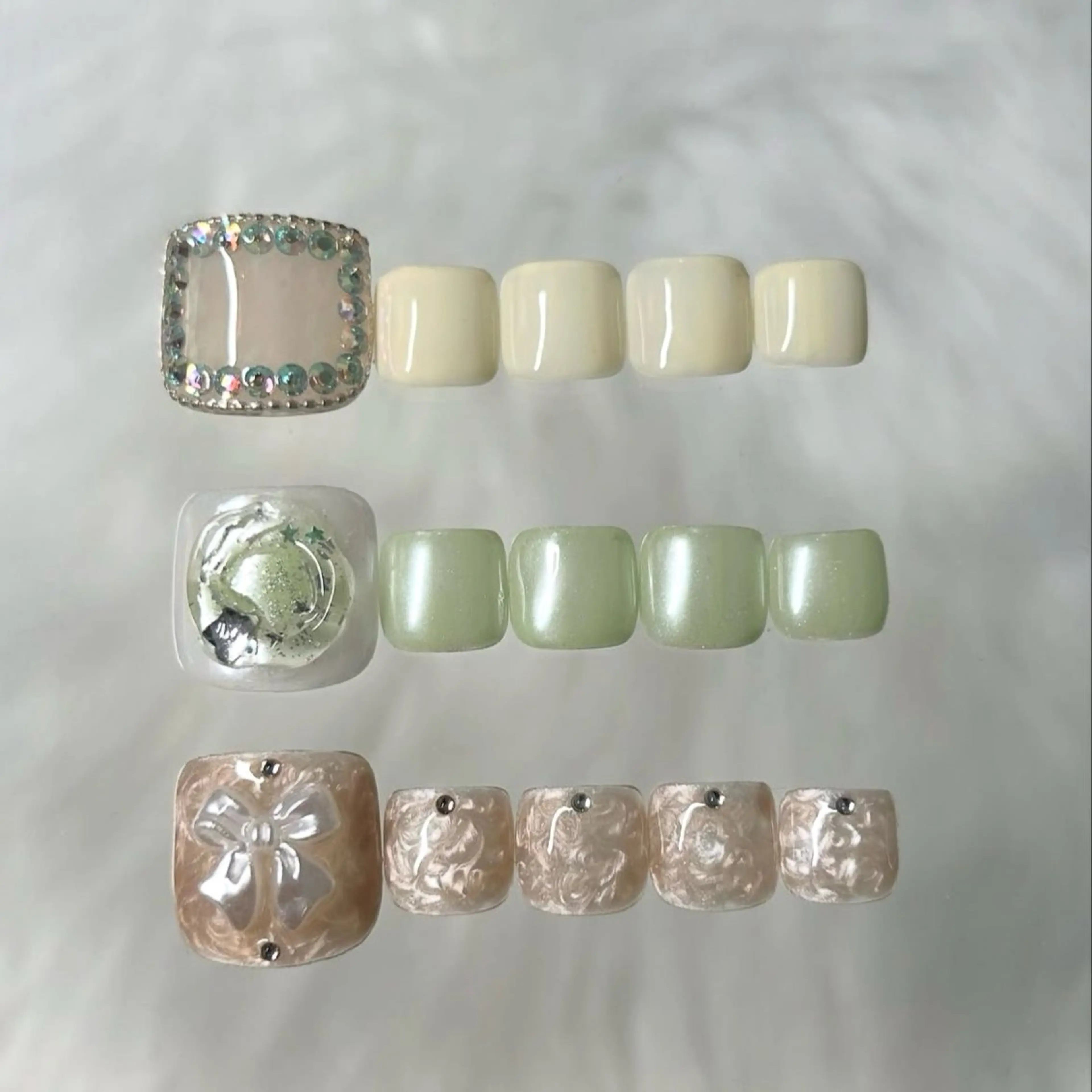 ネイル チークネイル フットネイル フレンチネイル ガーリー 韓国ネイル フットネイル lyly.nail所属・lylynail YUUKAのネイルデザイン