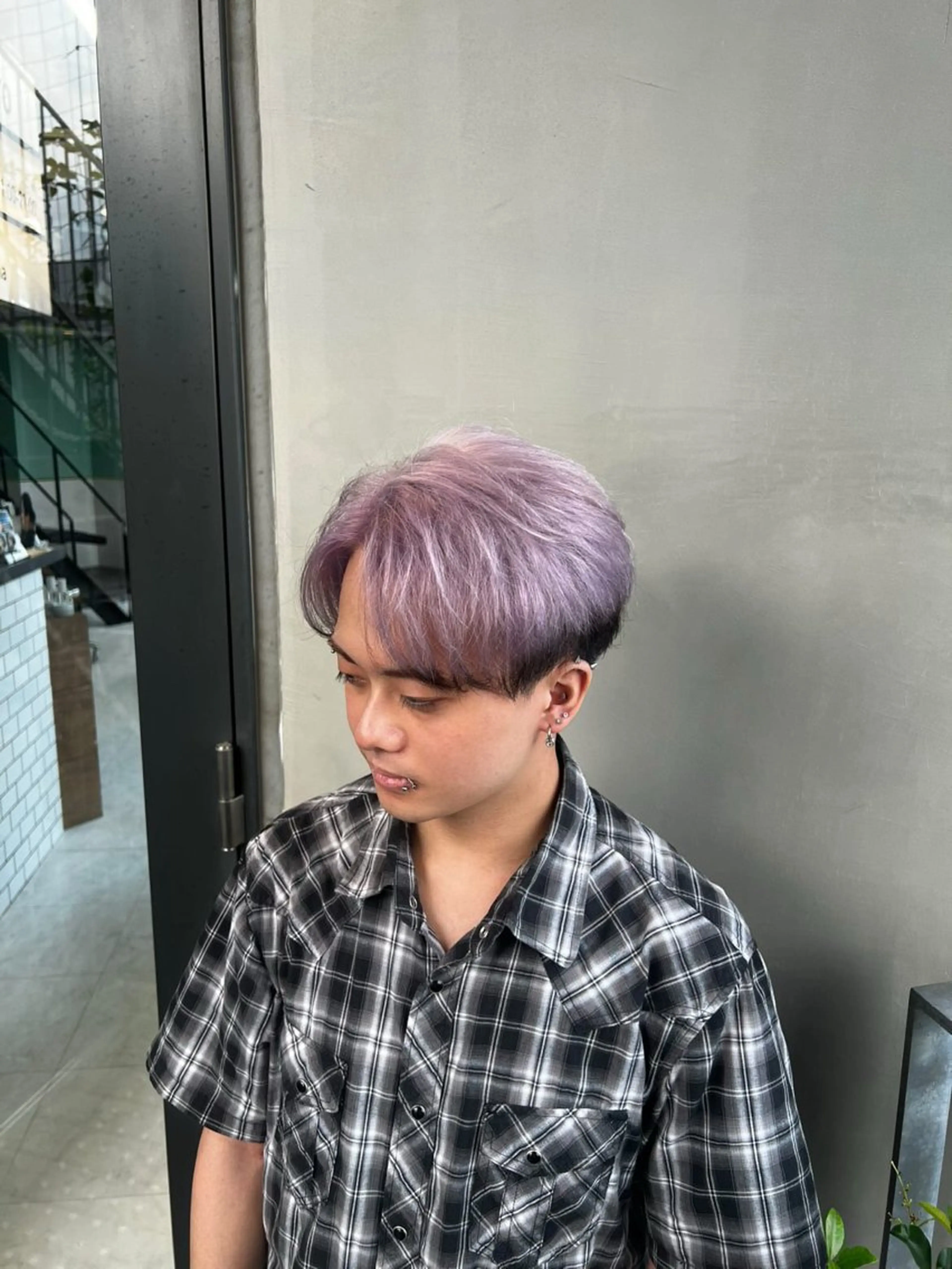 カラー メンズ カット ヘアカラー トリートメント ダブルカラー寒色系 ボリューム改善ハヤトのヘアスタイル