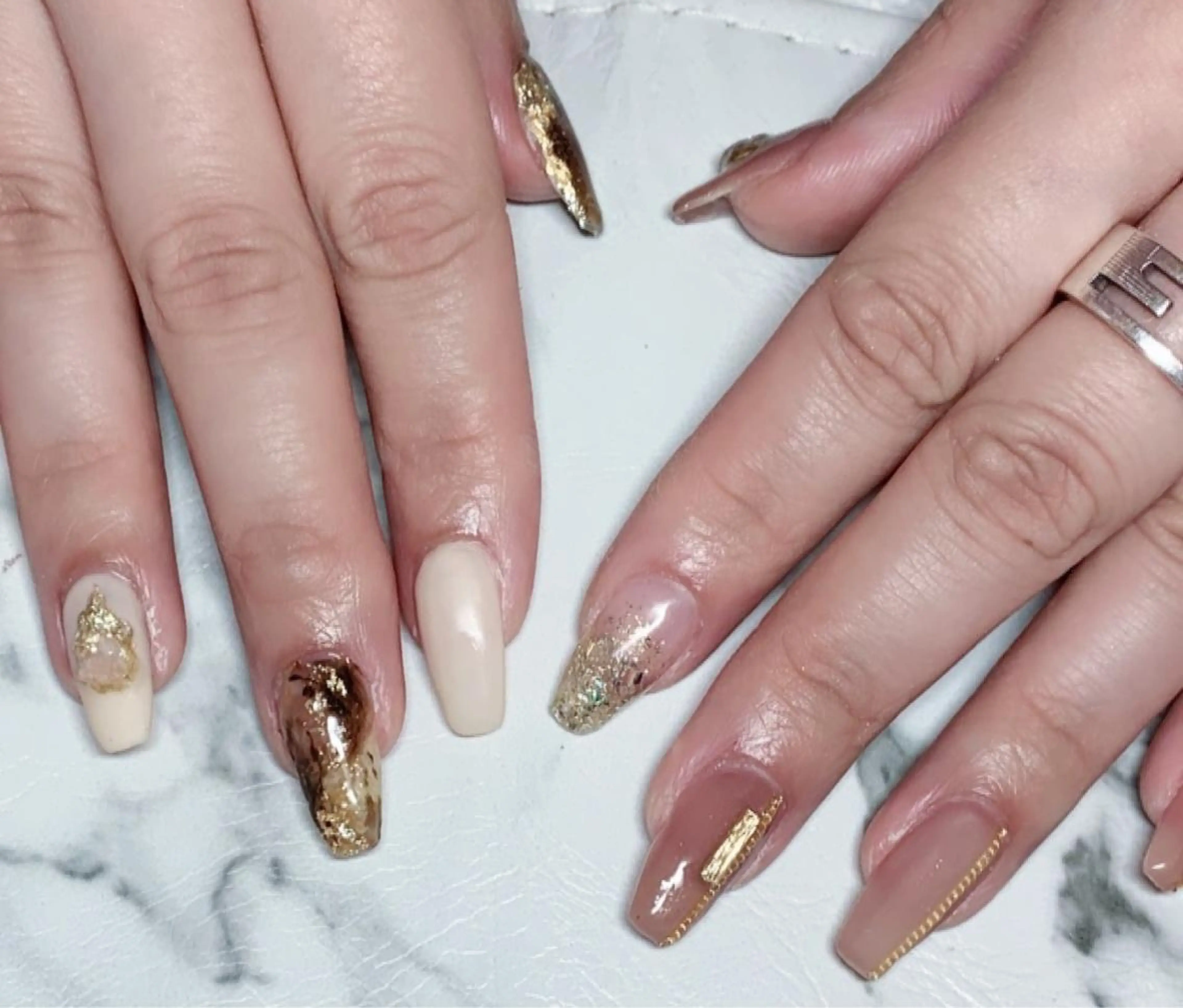 ネイル アニマル柄 アートネイル ラメ(グリッター) ラメグラデーション マットネイル ハンドネイル x.1.0.nail ♡Cのネイルデザイン