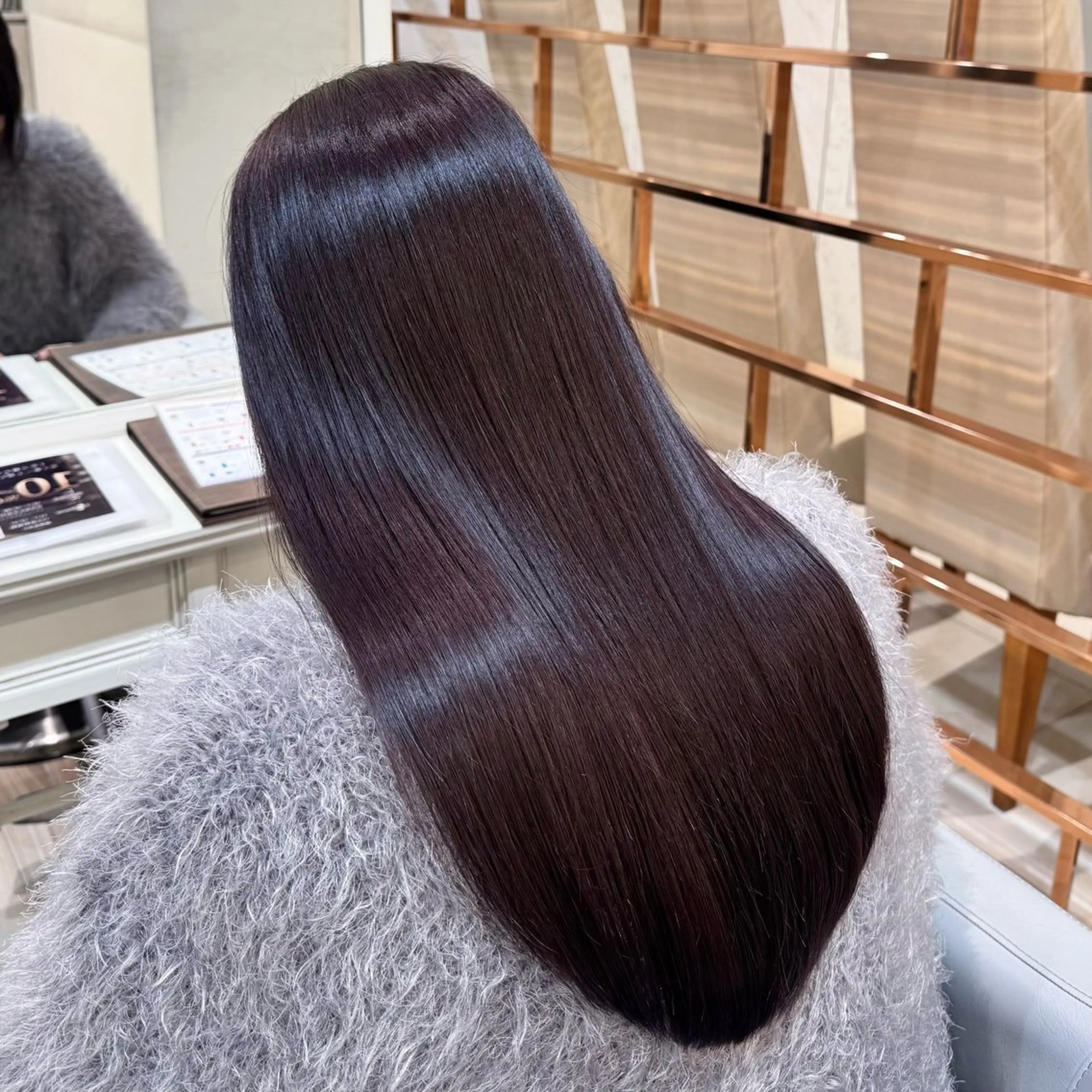 ロング カラー ブリーチ カシス ブリーチなしカラー ピンクカラー レッドカラー カット ヘアカラー トリートメント 成田 悠里【鶴見 BONECCA】のヘアスタイル