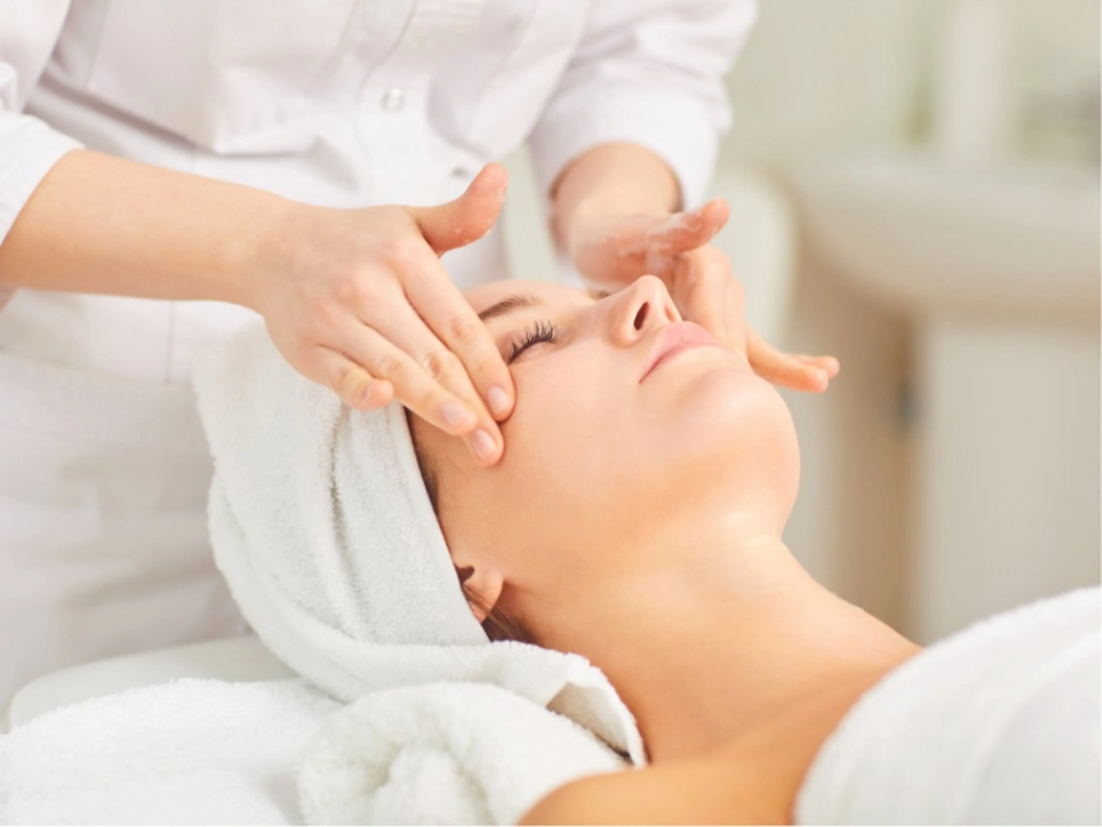 【口コミ必須/メンズも大歓迎⭐️】小顔＆ブライトニングフェイシャル💕 当日🆗の写真