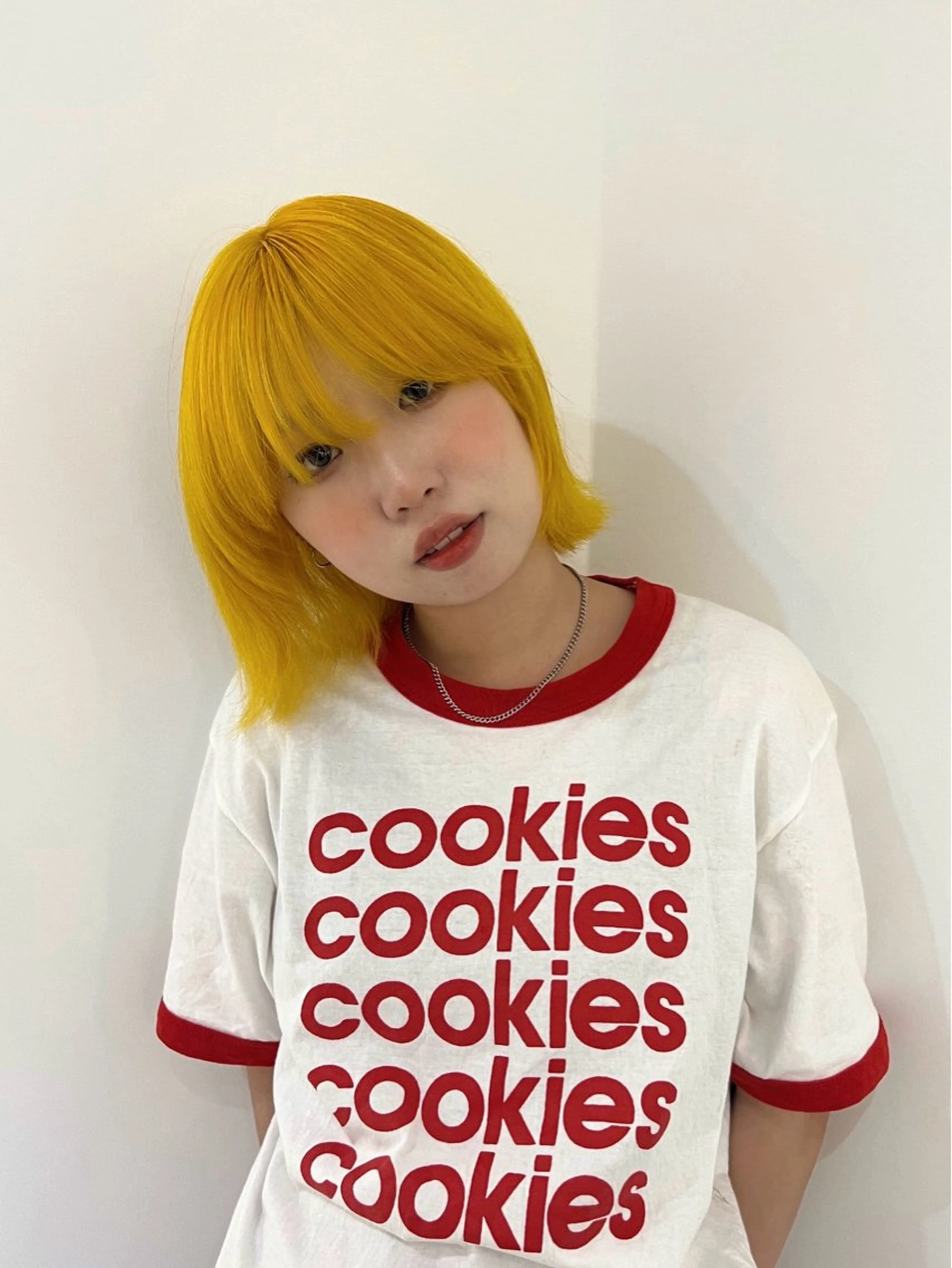 ミディアム three所属・yuuna/ 個性派デザインのヘアスタイル