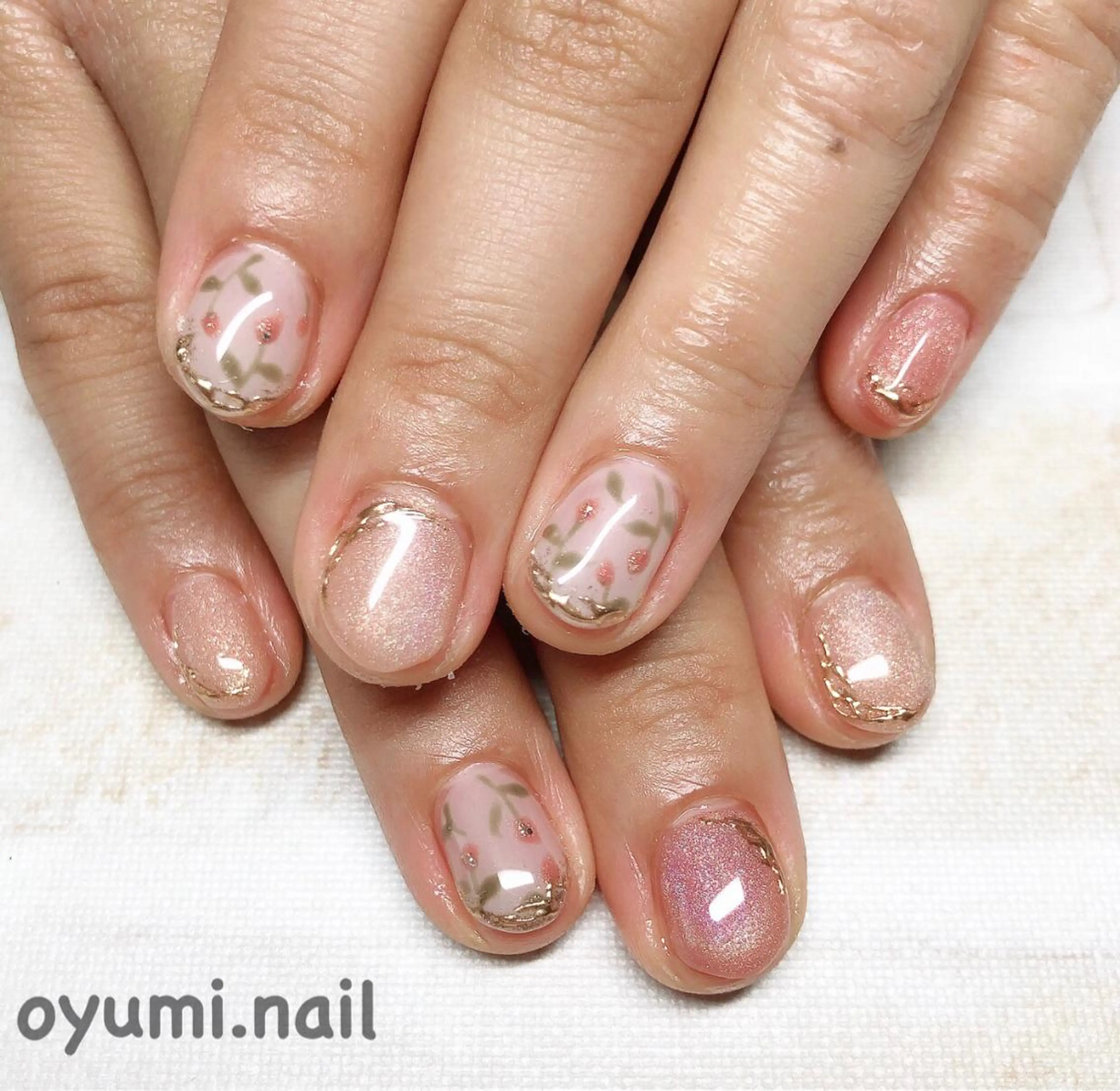 ネイル アートネイル フラワーネイル ジェルネイル グラデーション ミラーネイル ハンドネイル takanashi yumiのネイルデザイン