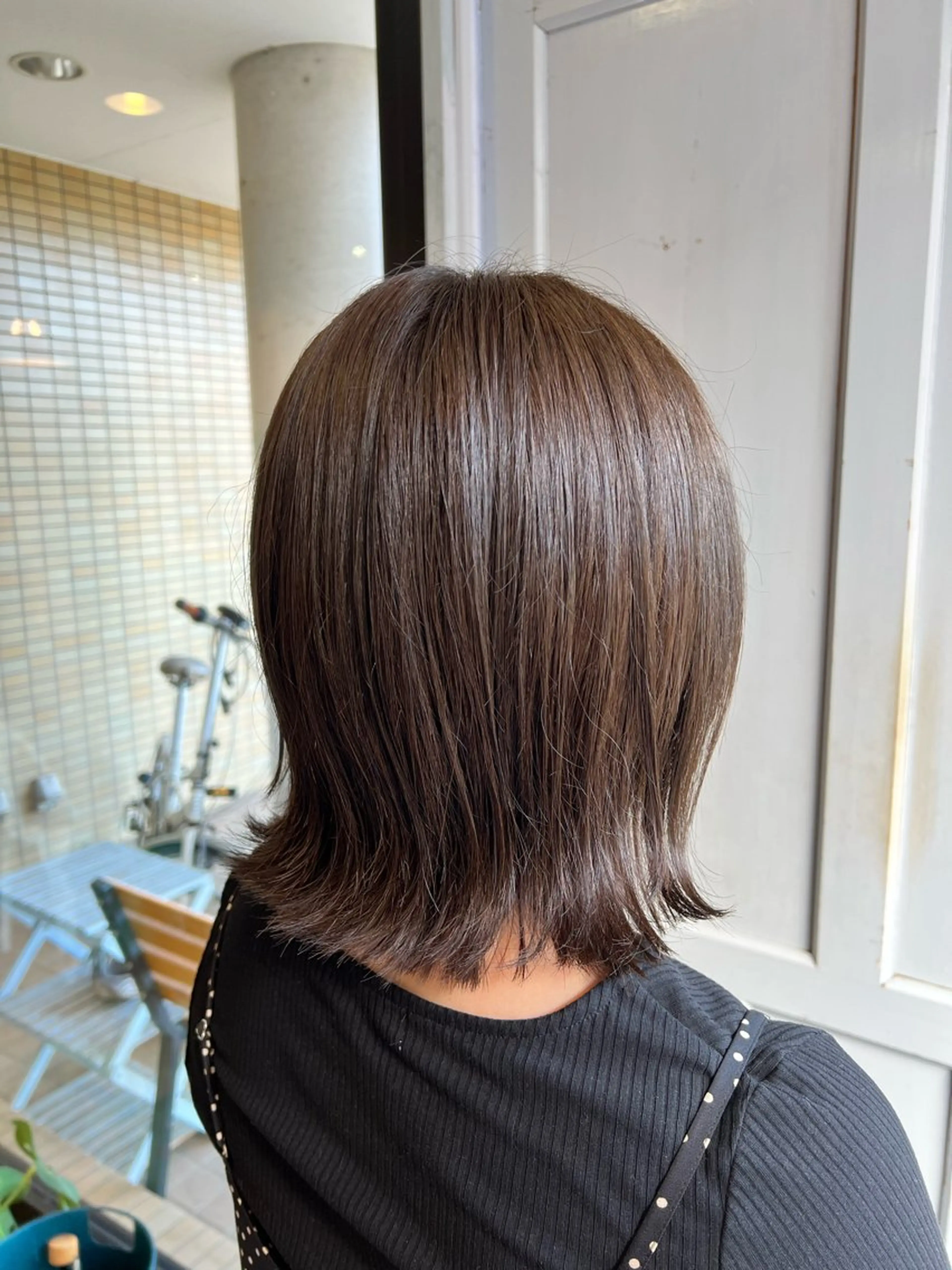 ミディアム カラー グレージュ オリーブグレージュ オリーブグレー カット ヘアカラー トリートメント ツキダテ ユイのヘアスタイル