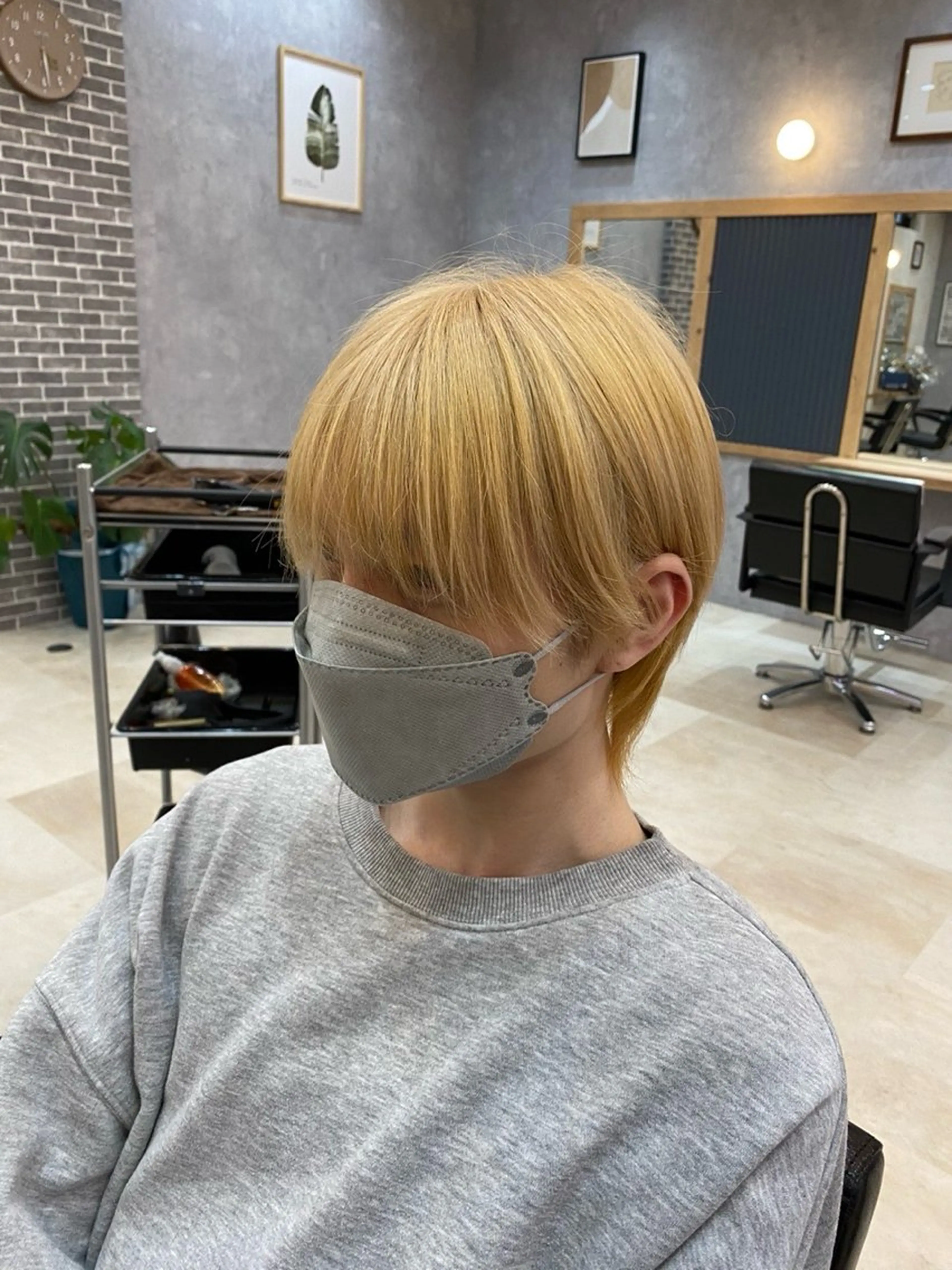 カラー メンズ メンズブリーチ メンズハイトーン ブリーチ ケアブリーチ 透明感カラー nagi所属・横田直也／韓国風 レイヤーカット／千種のヘアスタイル