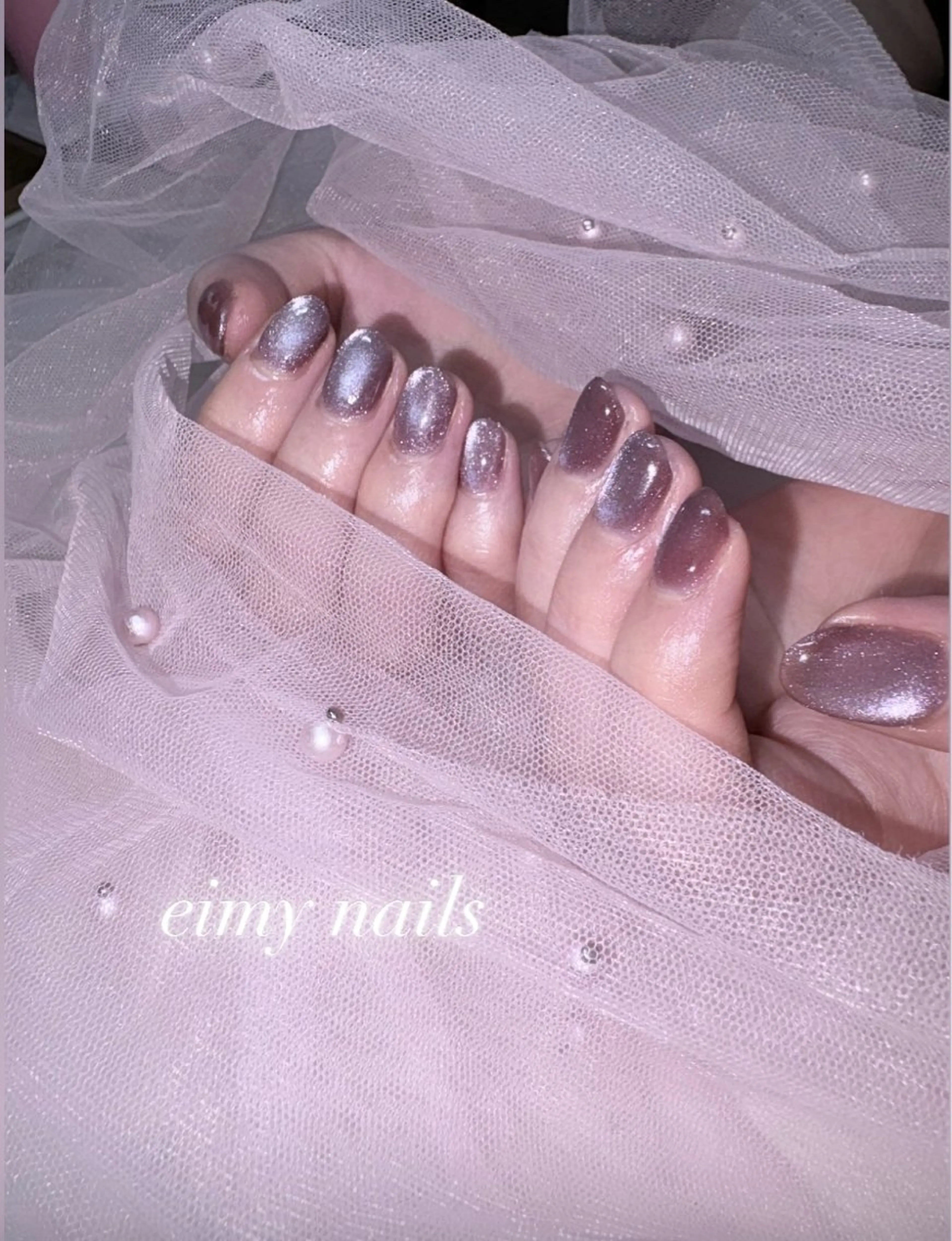 ネイル フラッシュネイル フラッシュマグ ラメ(グリッター) マグネットネイル マグネットワンカラー ハンドネイル 🤍eimy nails🤍所属・eimy nails♡のネイルデザイン