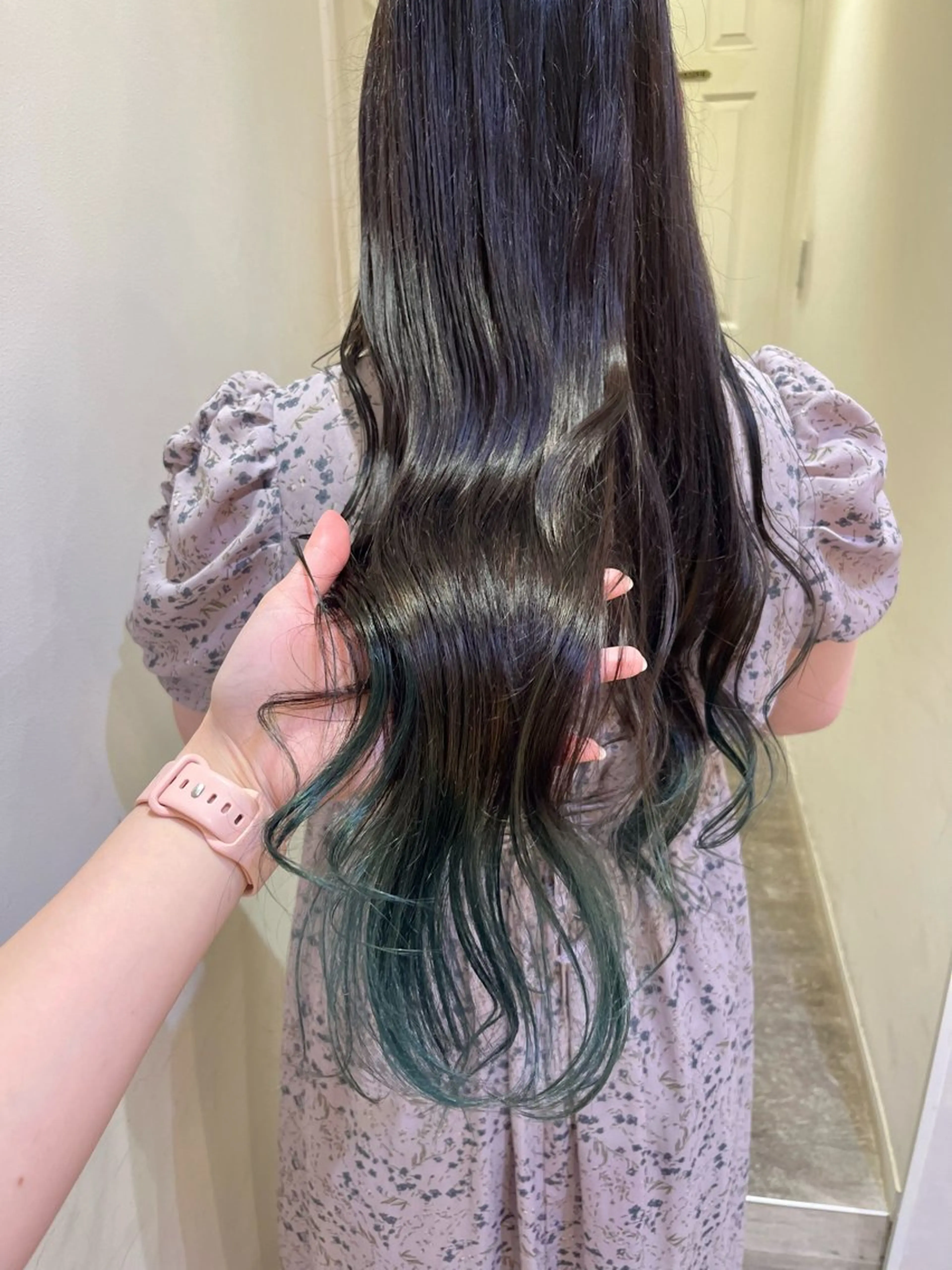 🎀推しカラーにオススメ🎀裾カラー♡（毛先のみブリーチ、全体カラー込み）の写真