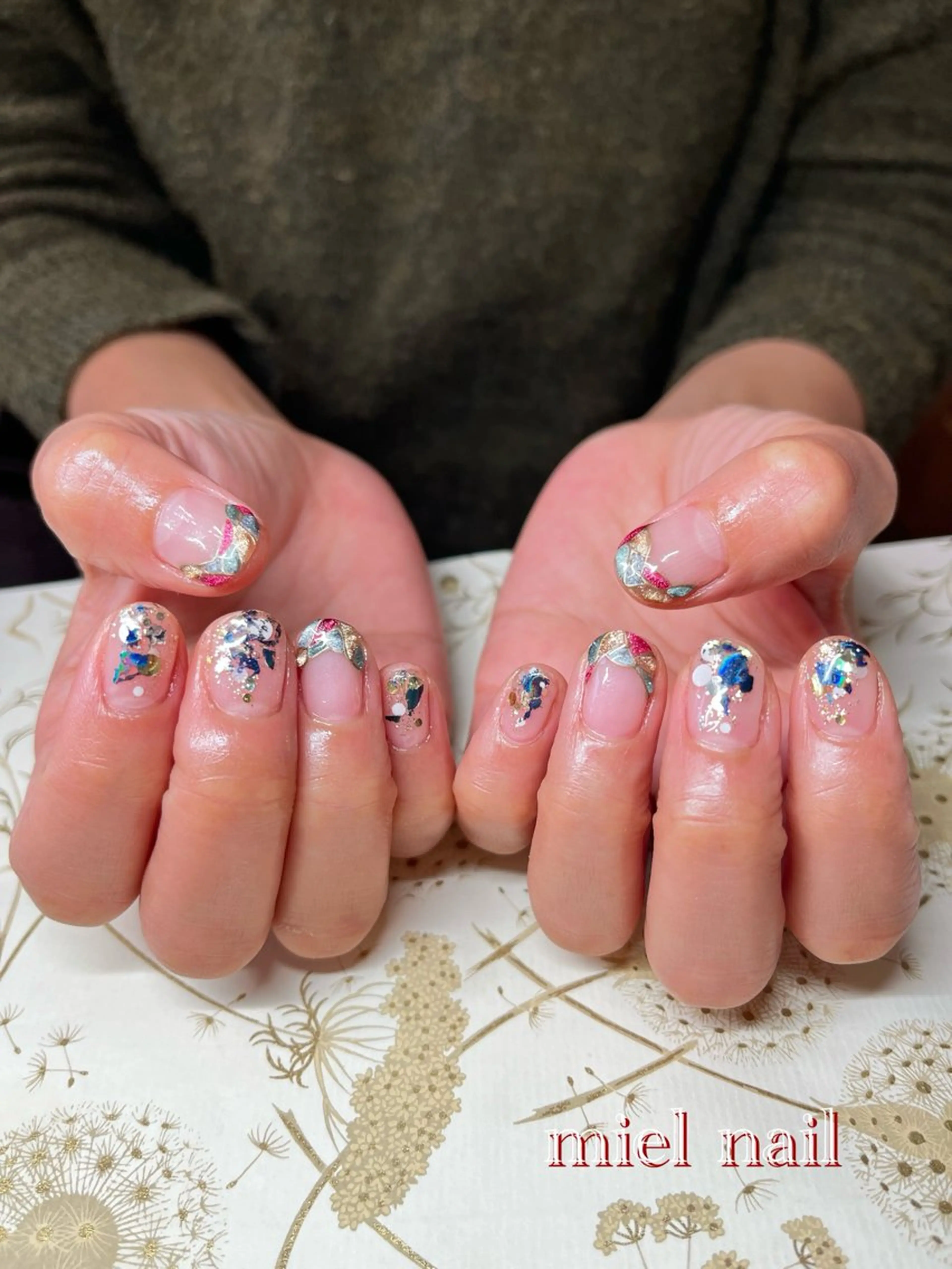 ネイル フレンチネイル キラキラネイル マグネットネイル 冬ネイル クリスマス ハンドネイル miel nailのネイルデザイン
