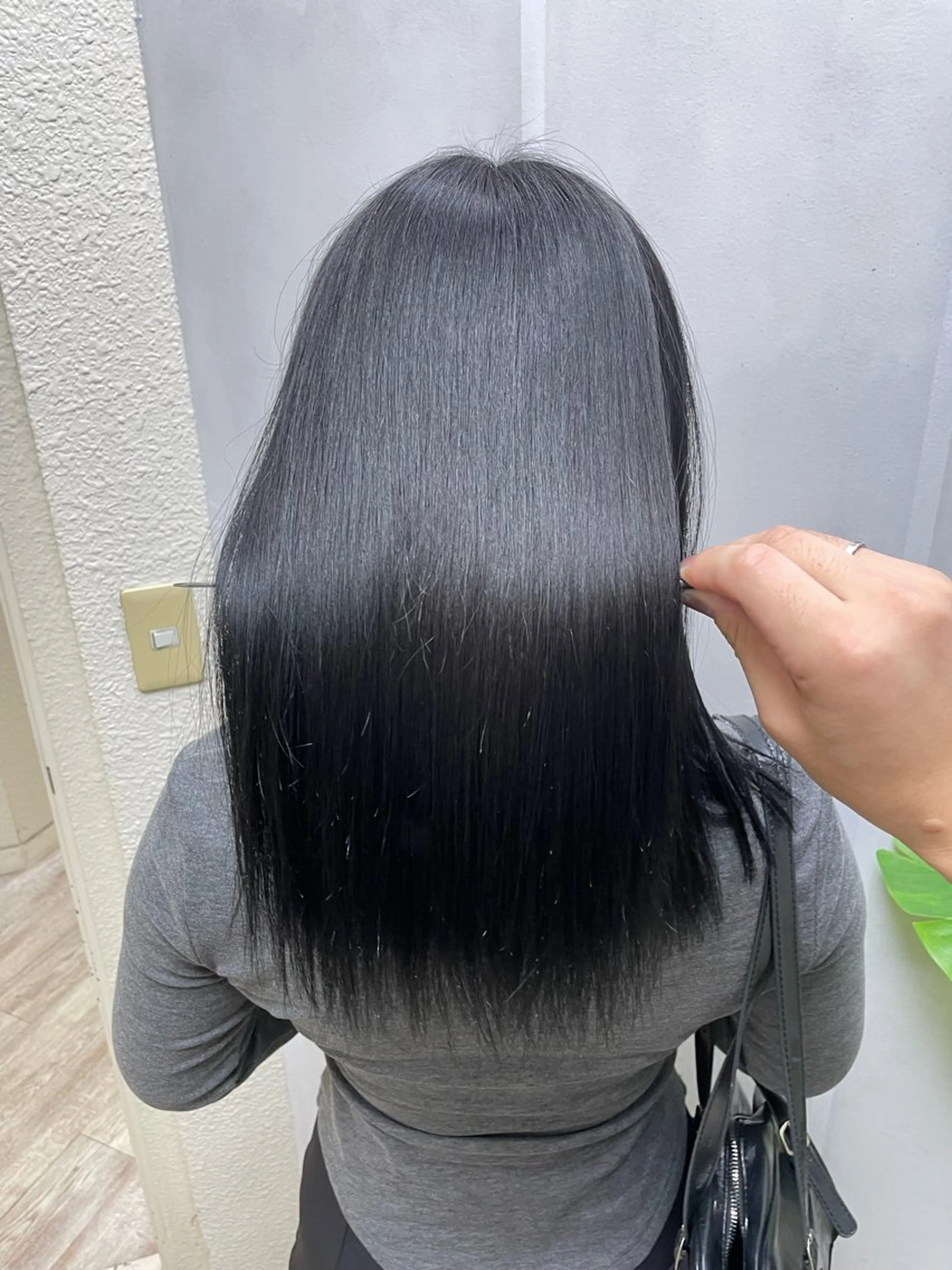 ロング カラー 黒髪 ブルーカラー ブルーブラック カット ヘアカラー トリートメント RIKU 髪質改善/縮毛矯正のヘアスタイル