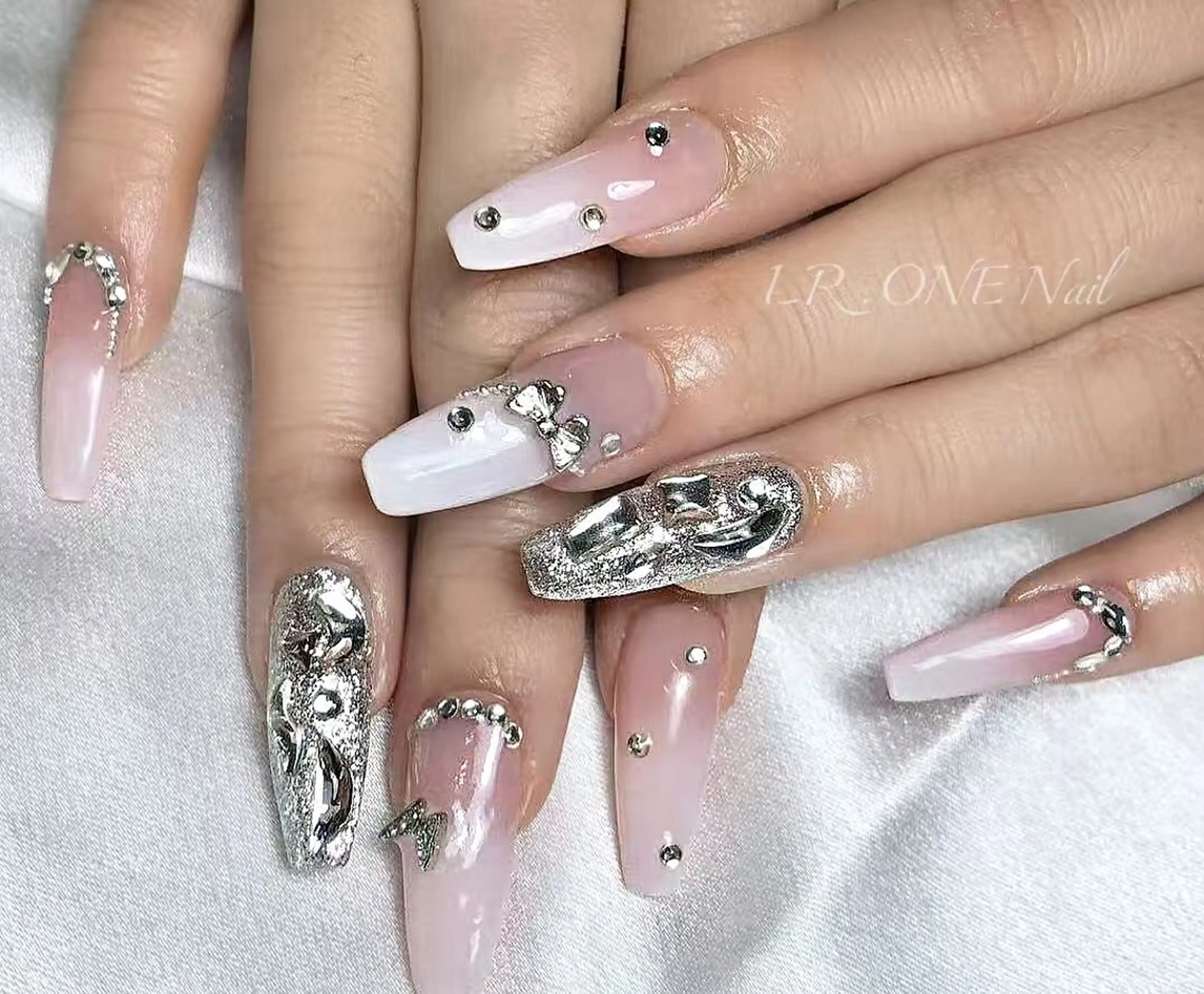 ネイル LR.ONE ヨウのネイルデザイン