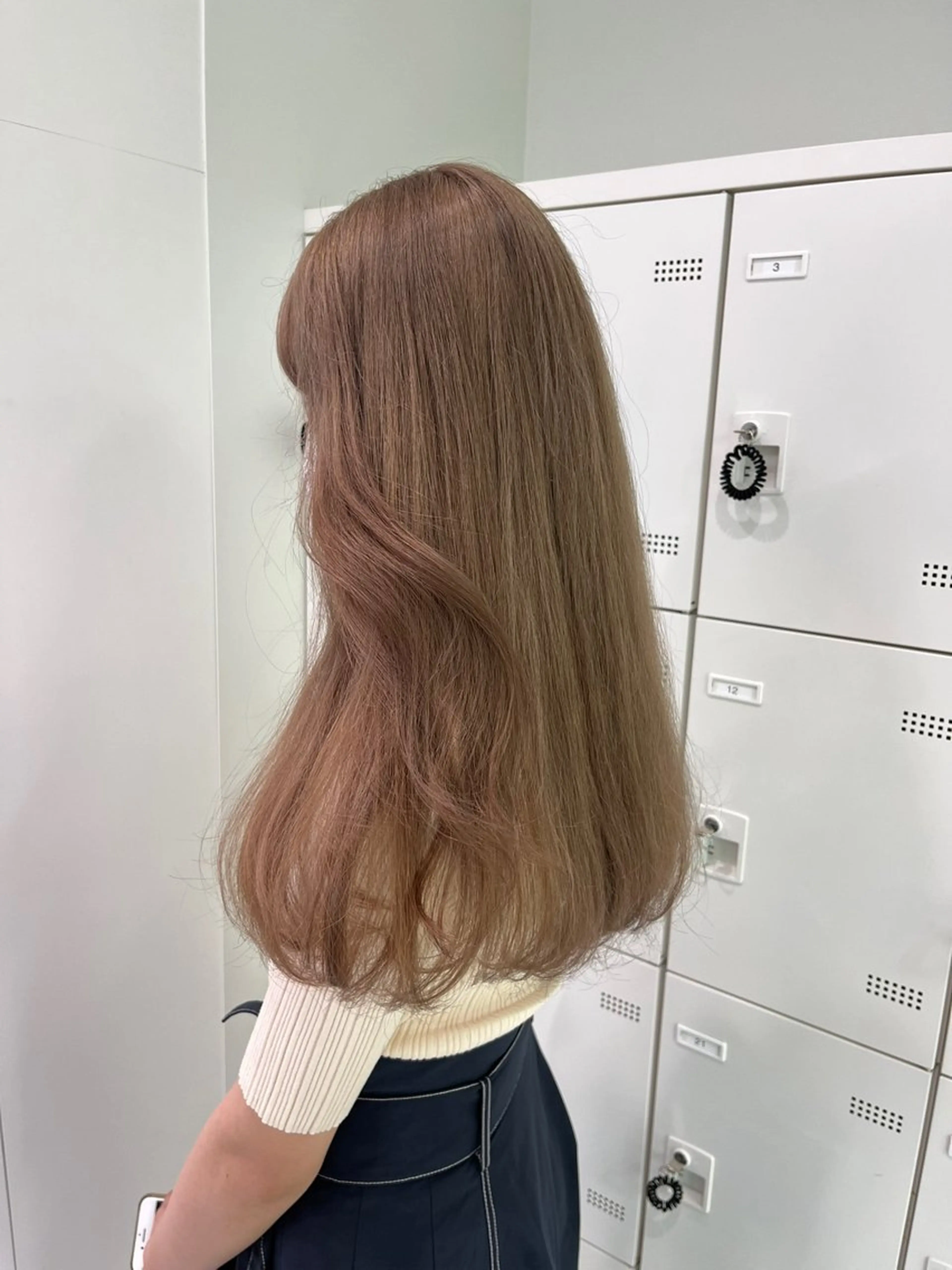 ロング カラー 淡めベージュ🤎ショ ート🤎Kiyokaのヘアスタイル