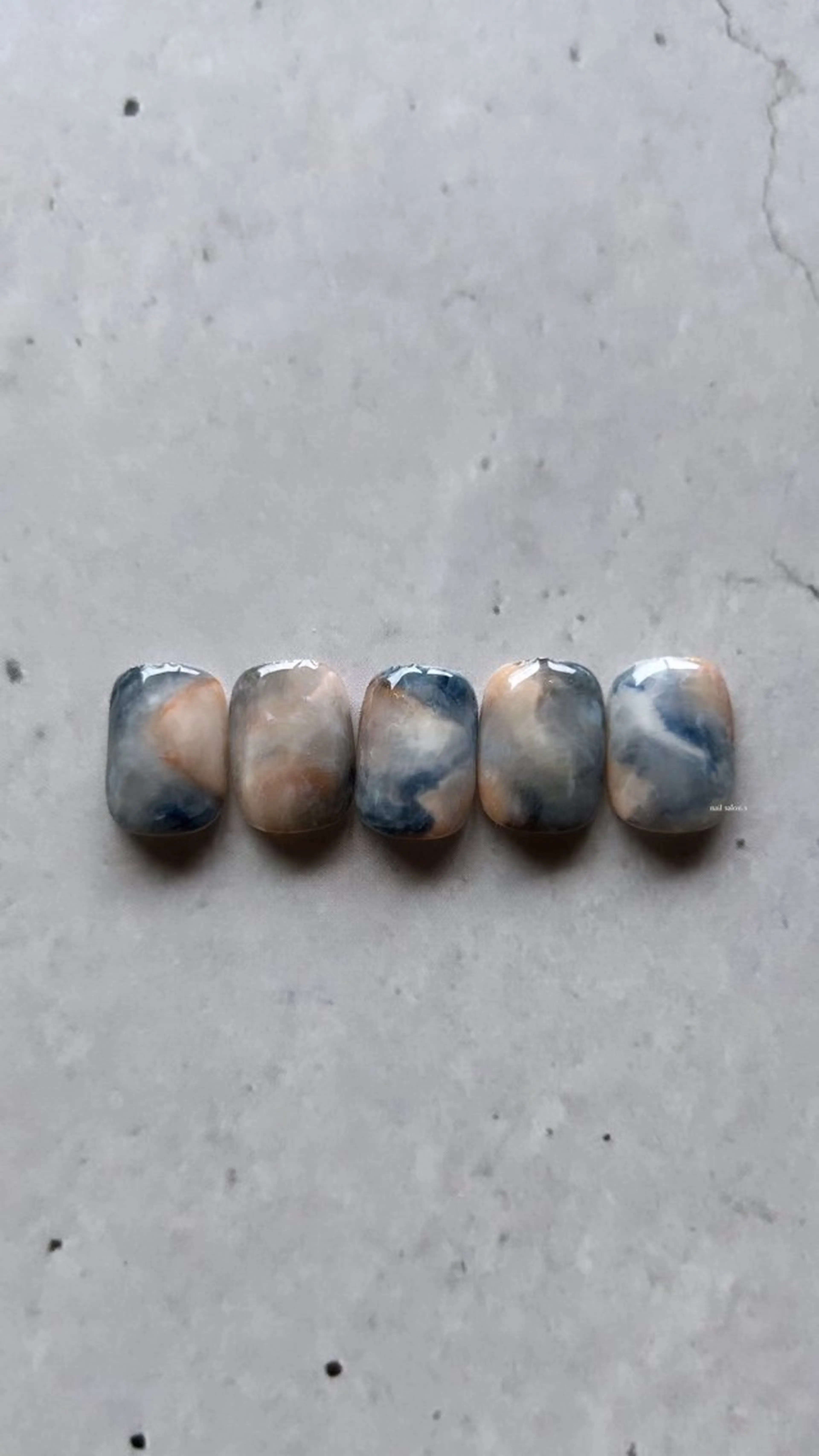 ネイル 関山 志乃のネイルデザイン