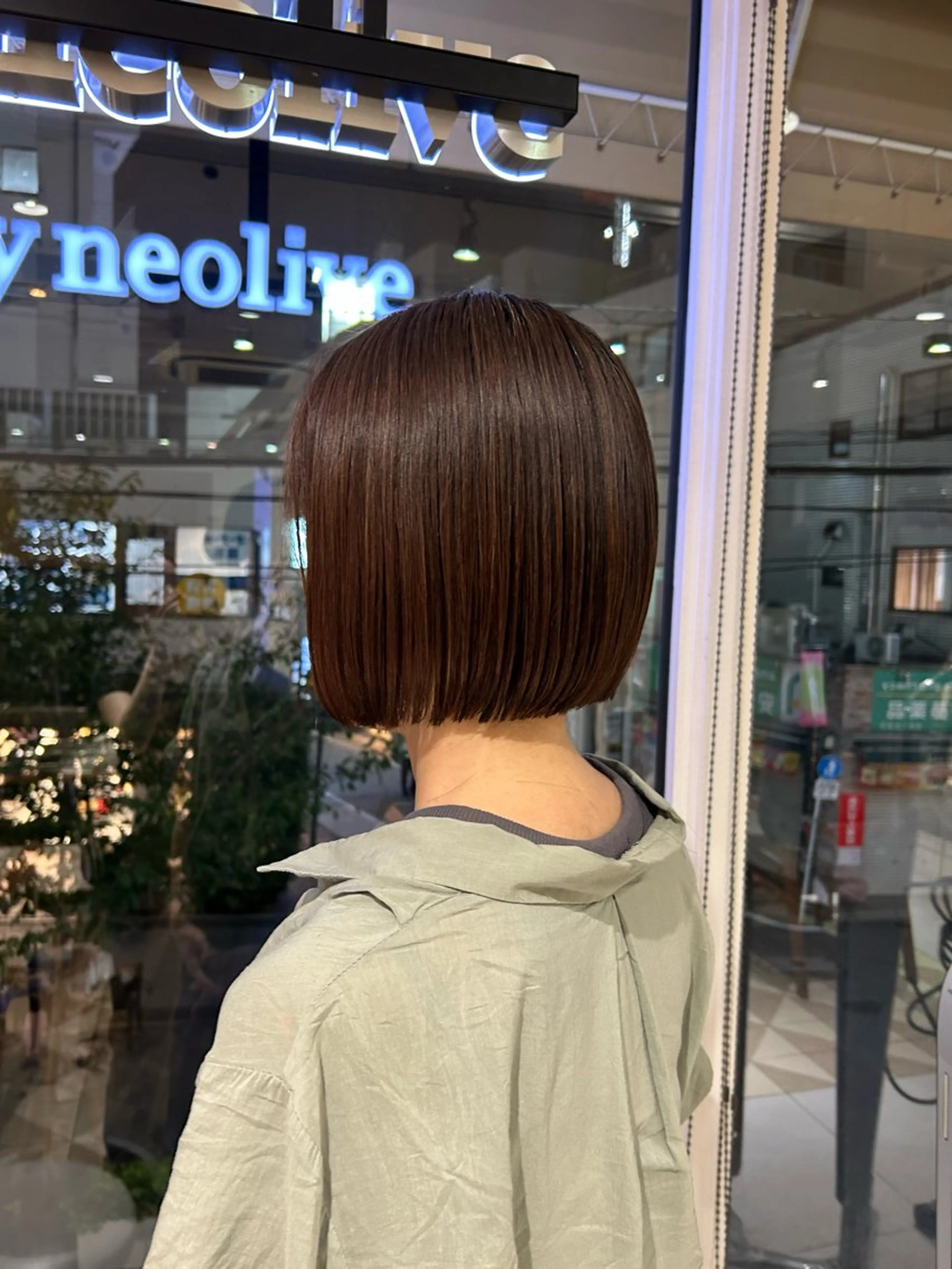 ショート 菅沼 紀世／顔周りレイヤーのヘアスタイル