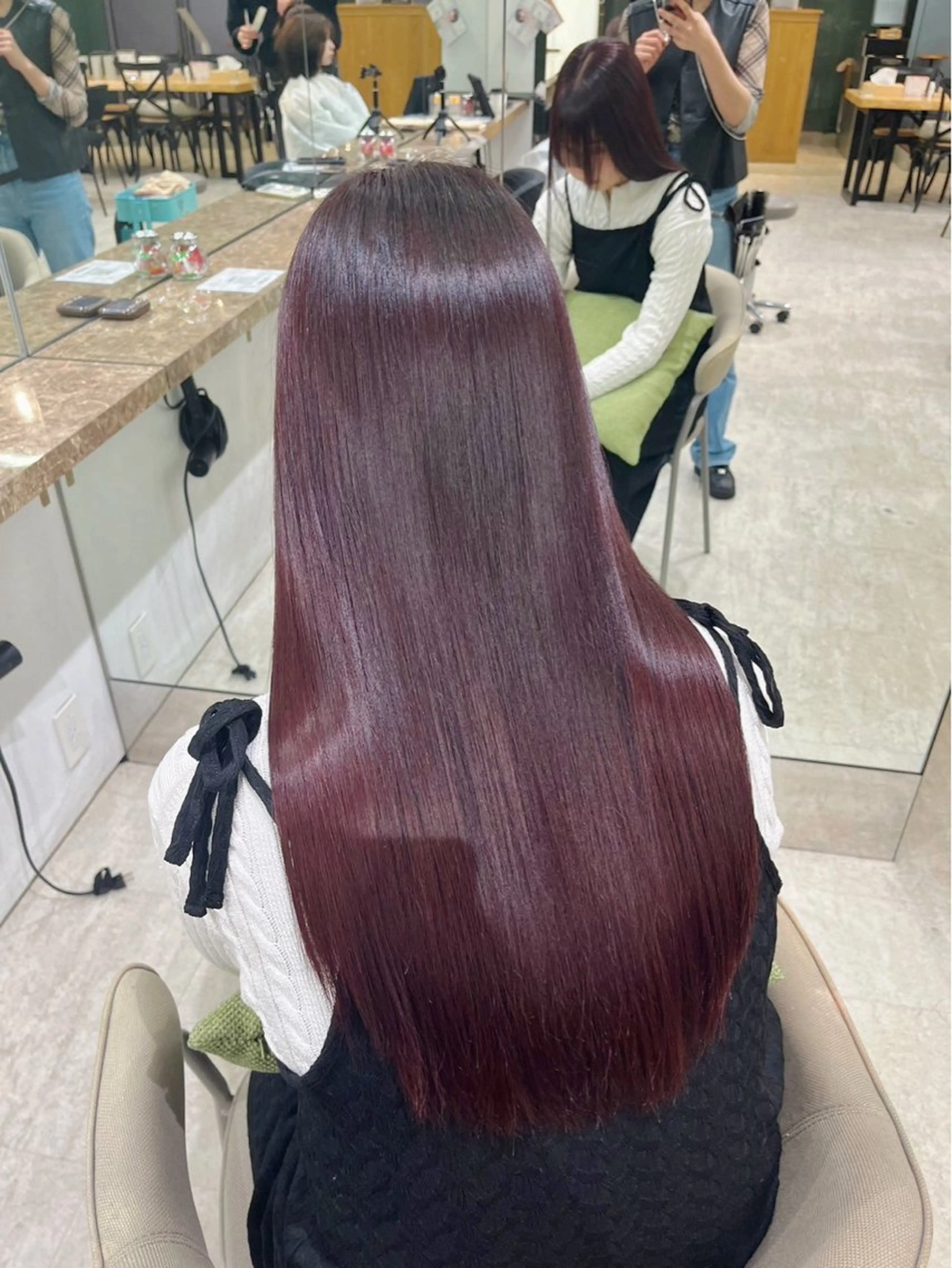 ロング VIEW SHINSAIBASHI所属・ハイトーンカラー/ 艶髪カラー/タクミのヘアスタイル