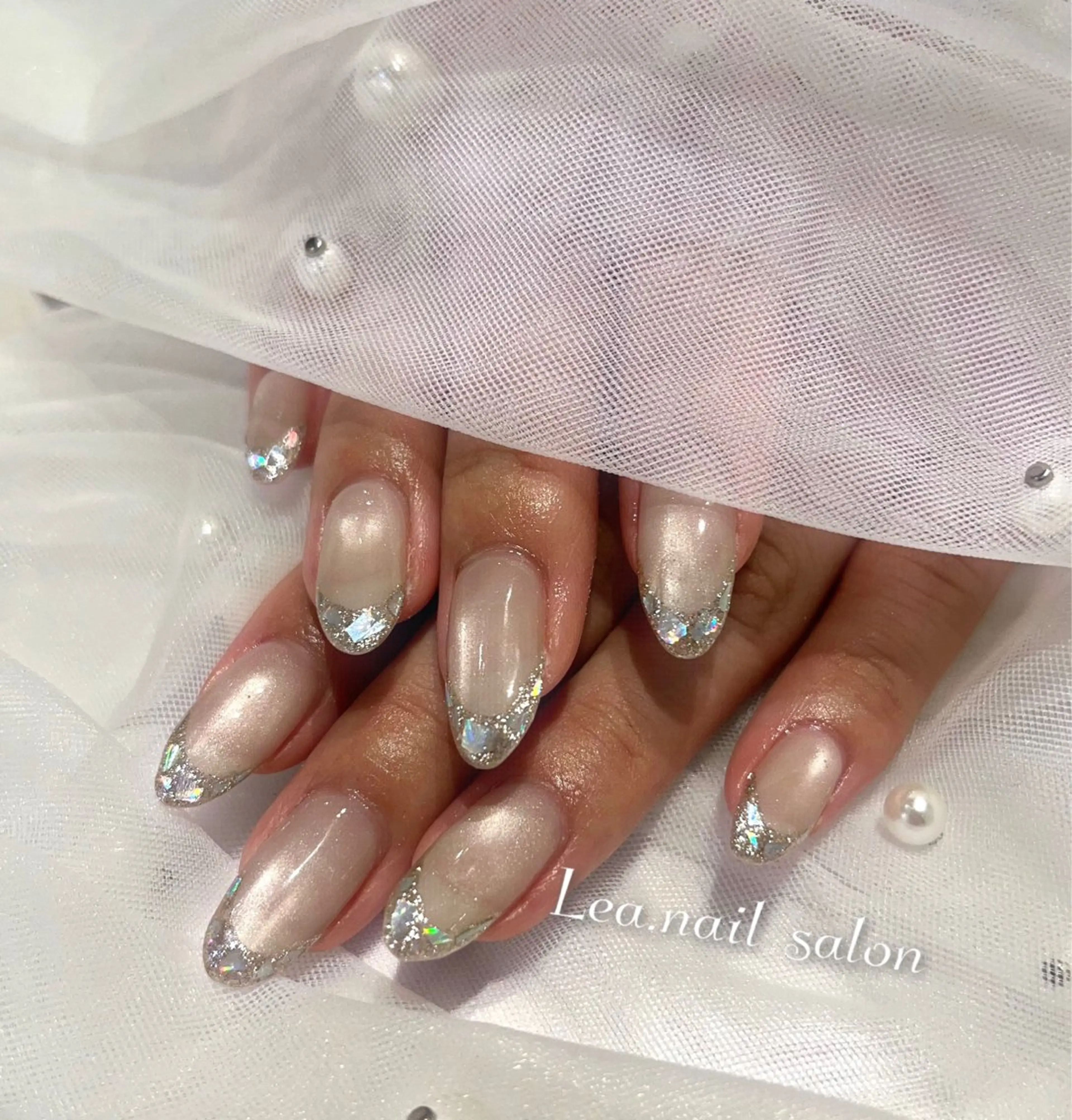 ネイル フレンチネイル ガラスフレンチ ハンドネイル Lea.nail salon所属・大波 万桜のネイルデザイン