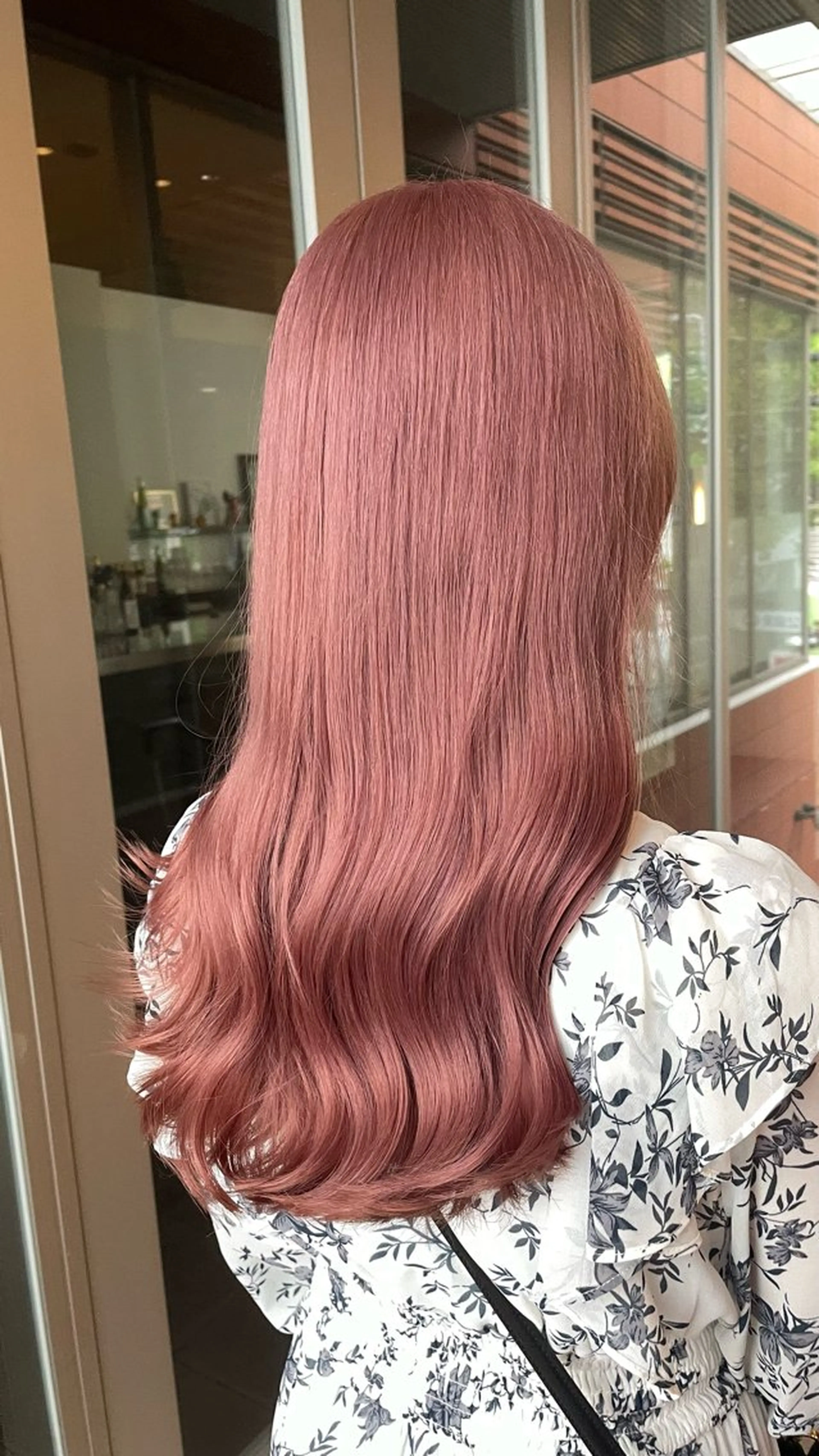 ロング カラー ブリーチ/髪質改善/ ハイトーン/暖色のヘアスタイル