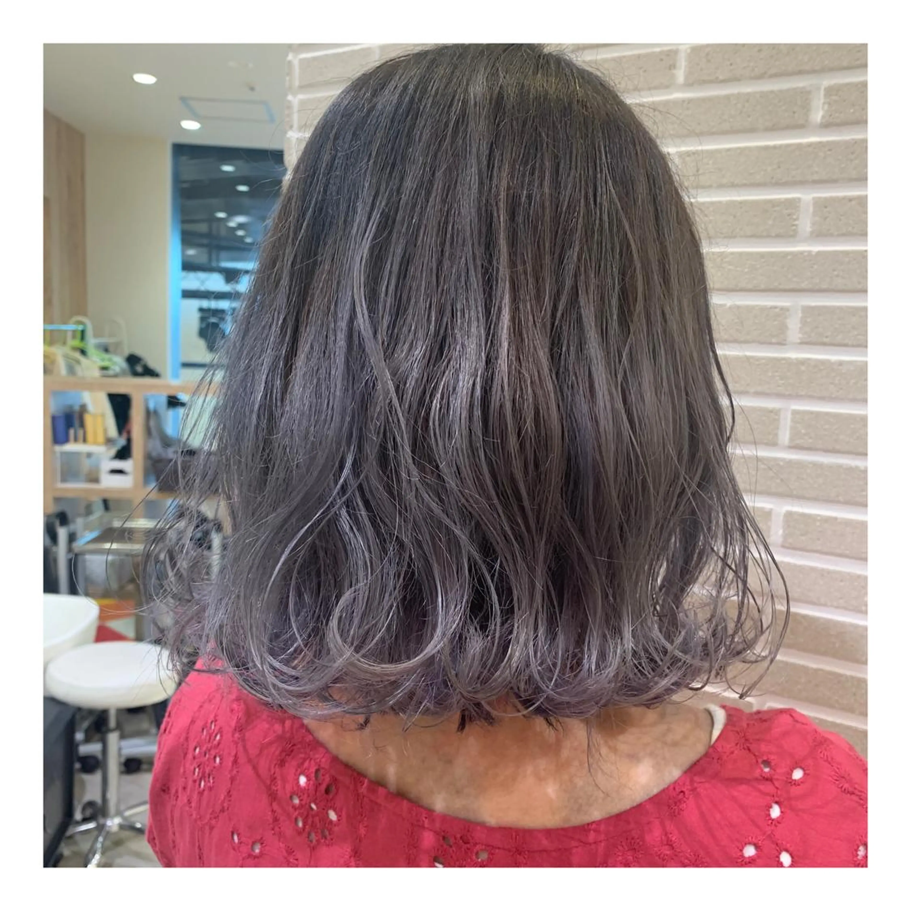 ミディアム レイヤーカット 潟上 菜摘のヘアスタイル