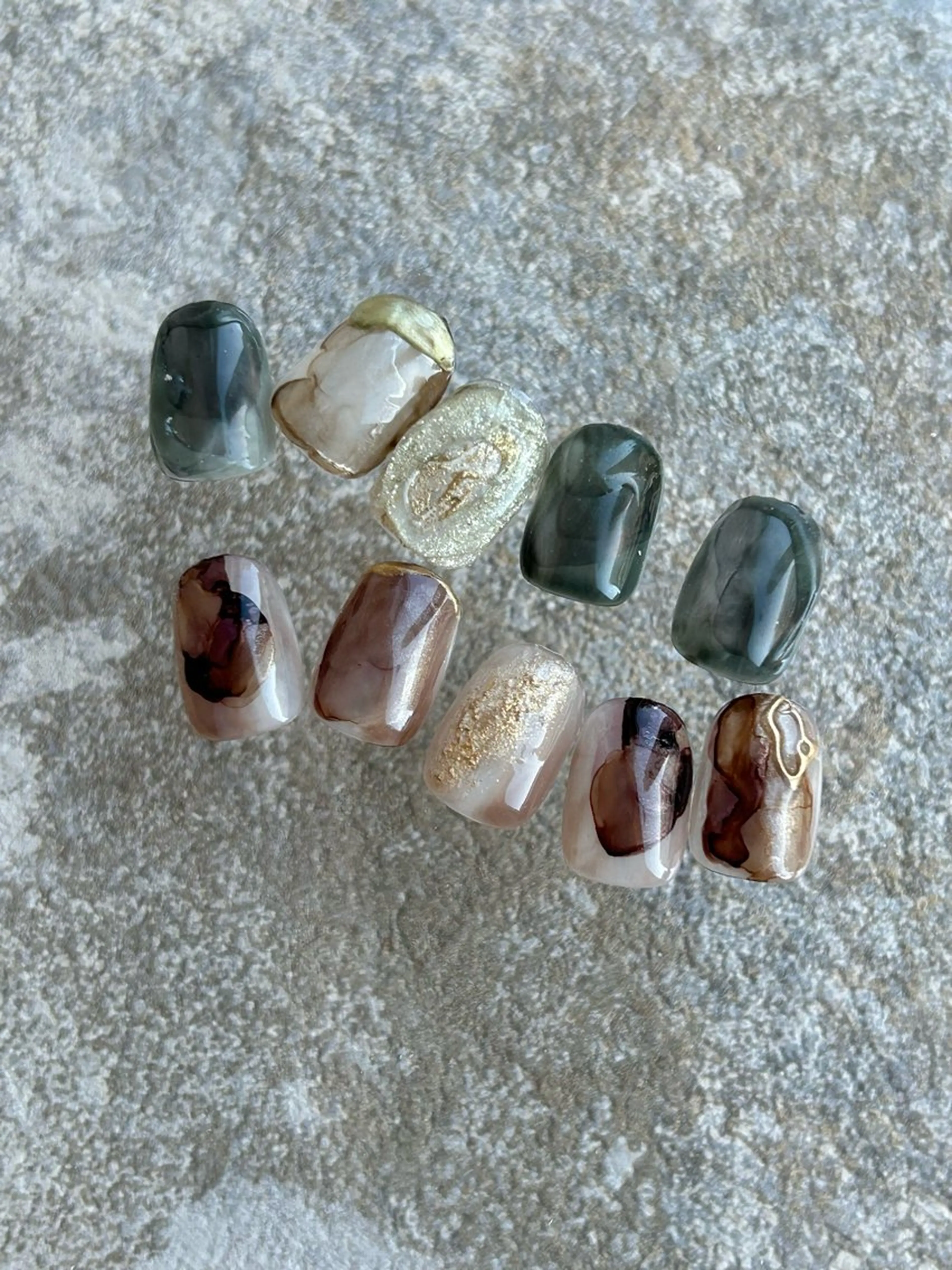 ネイル ハンドネイル NINEnami ニュアンスネイルのネイルデザイン