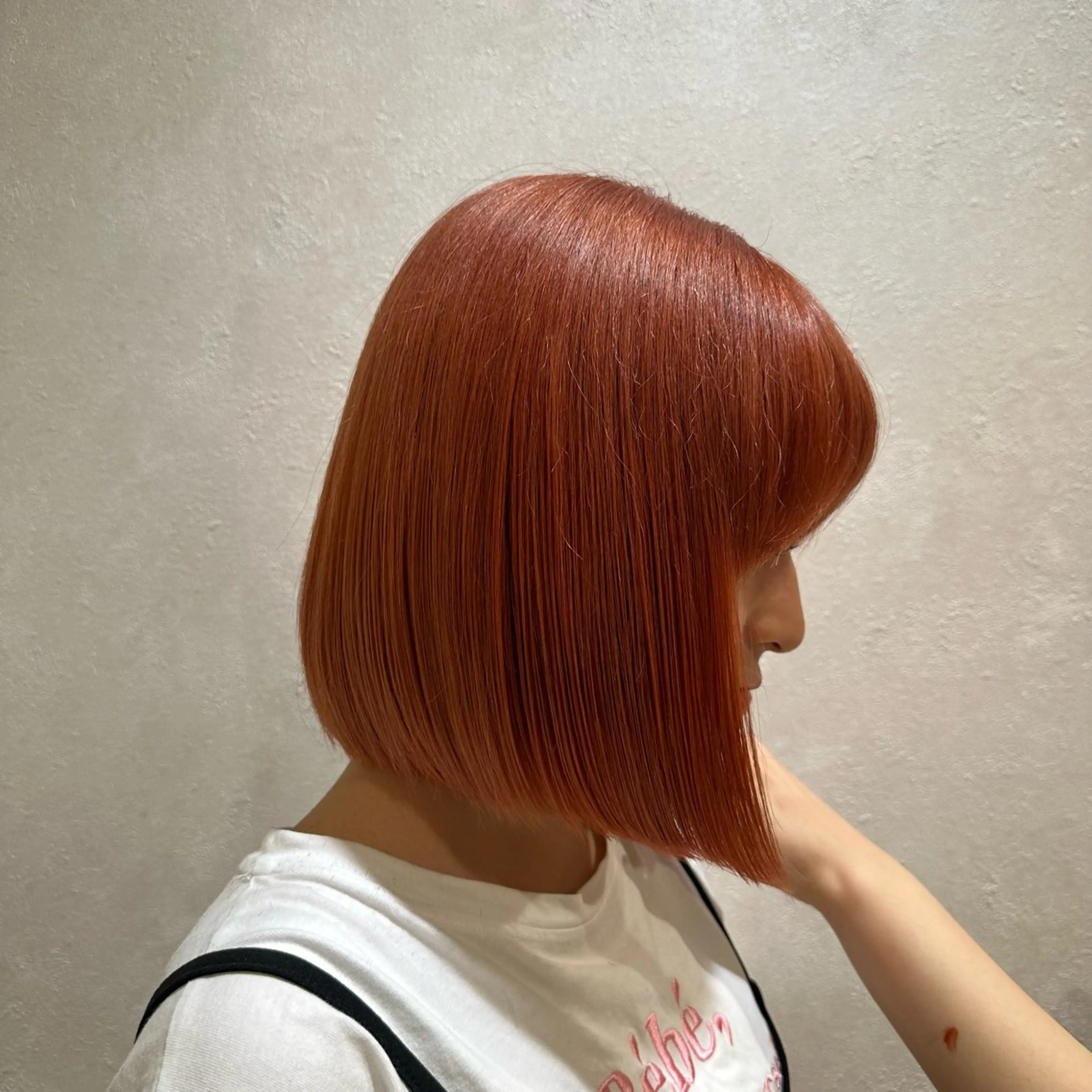 ミディアム SALOWIN 原宿 iori所属・🌟原宿指名No.1 センターパート⭐️のヘアスタイル