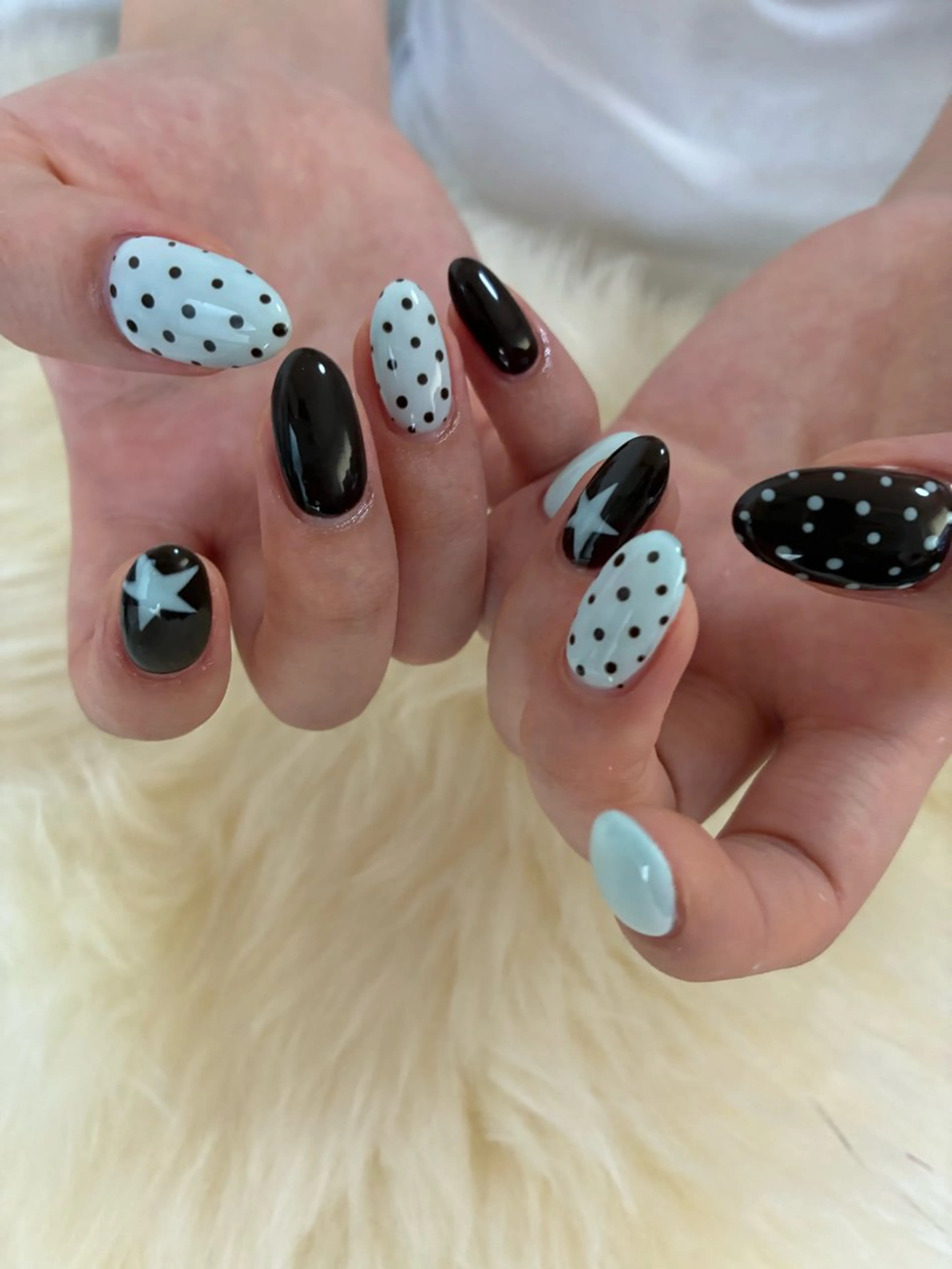 ネイル ドット 韓国ネイル yoshinami hinataのネイルデザイン