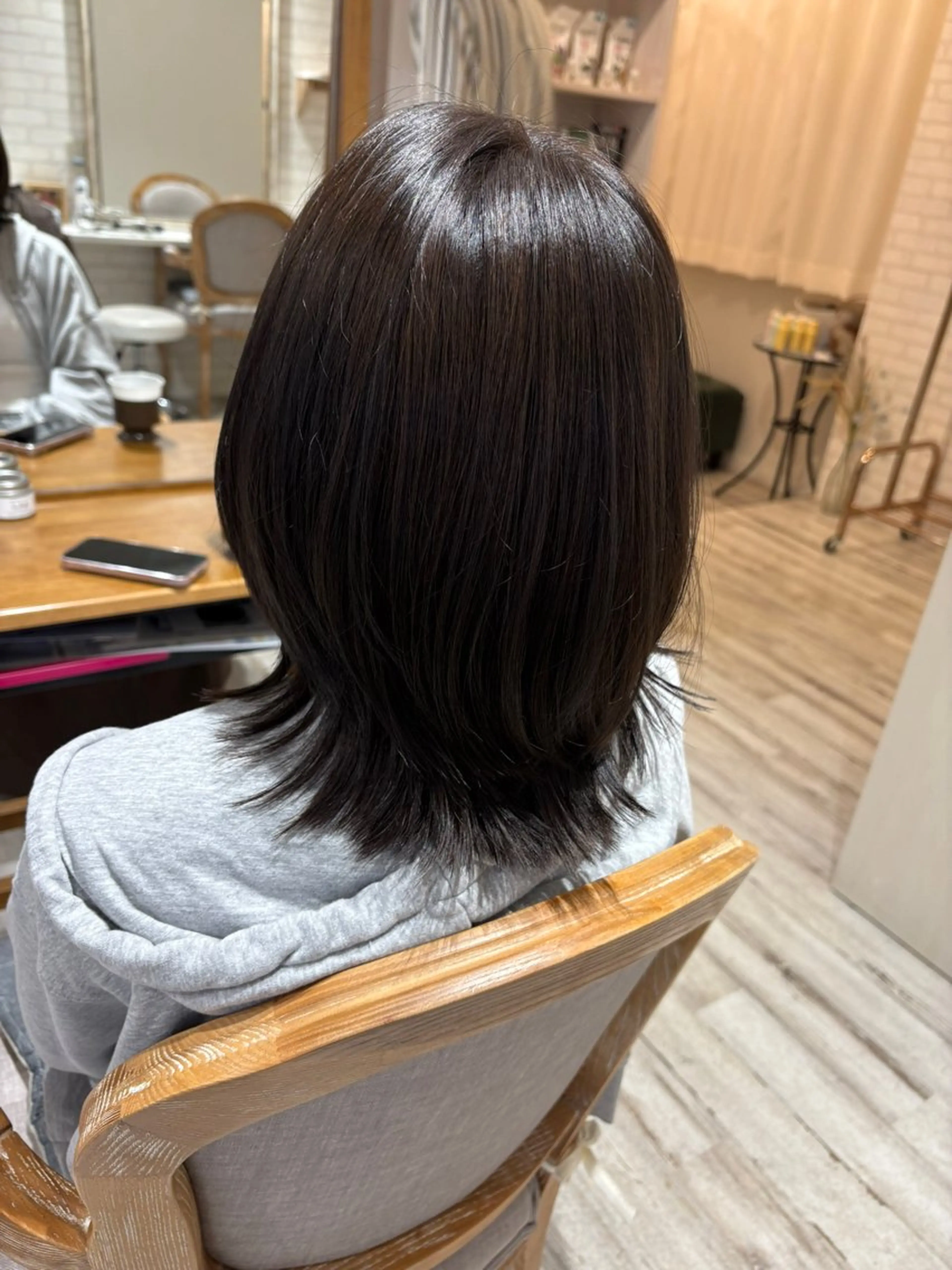 ミディアム カラー ミディアムレイヤー レイヤーカット カット ヘアカラー 透明感/韓国風 HIRARIのヘアスタイル