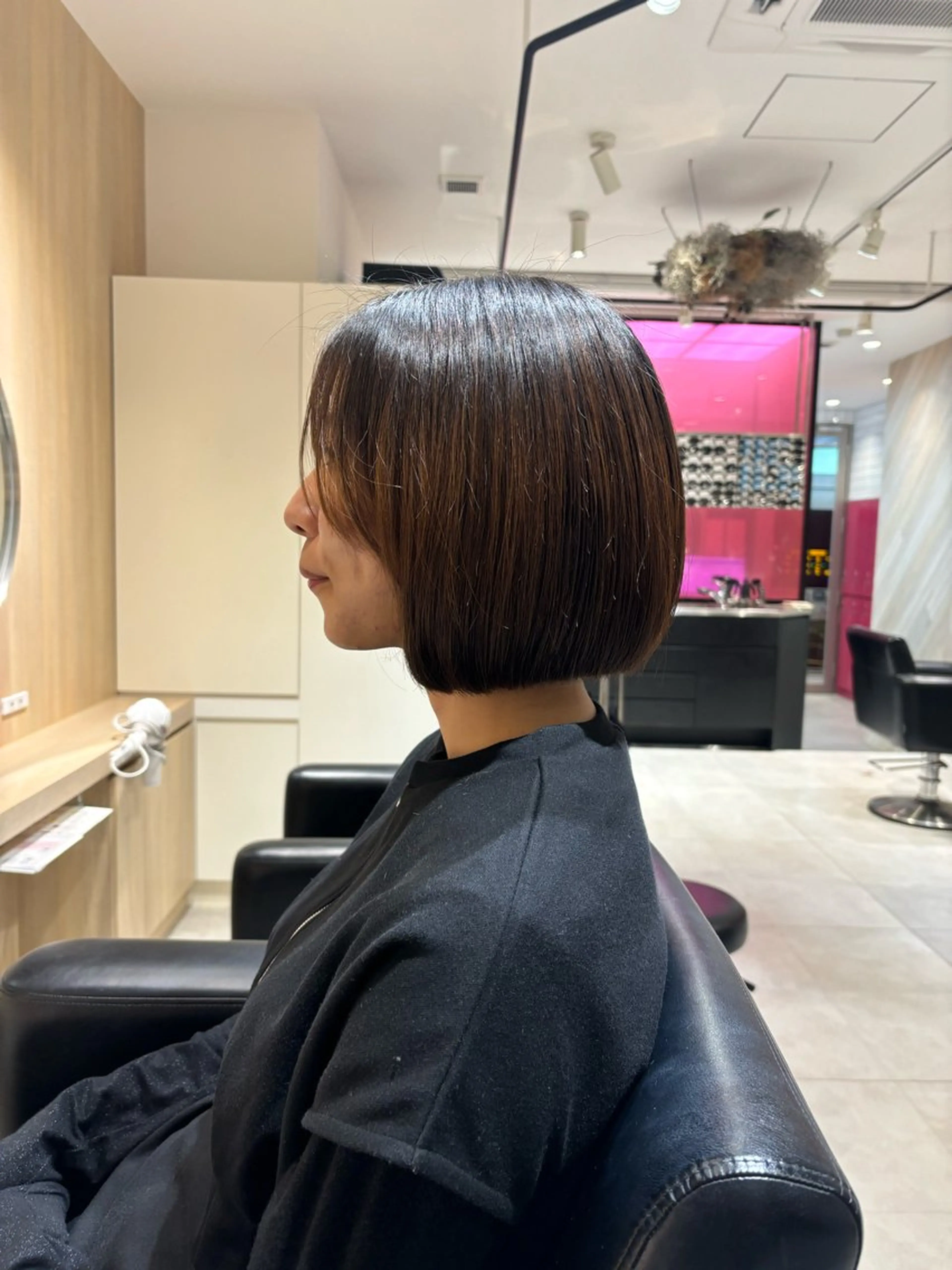 ショート ボブ 外ハネヘア 森田 葵葉のヘアスタイル