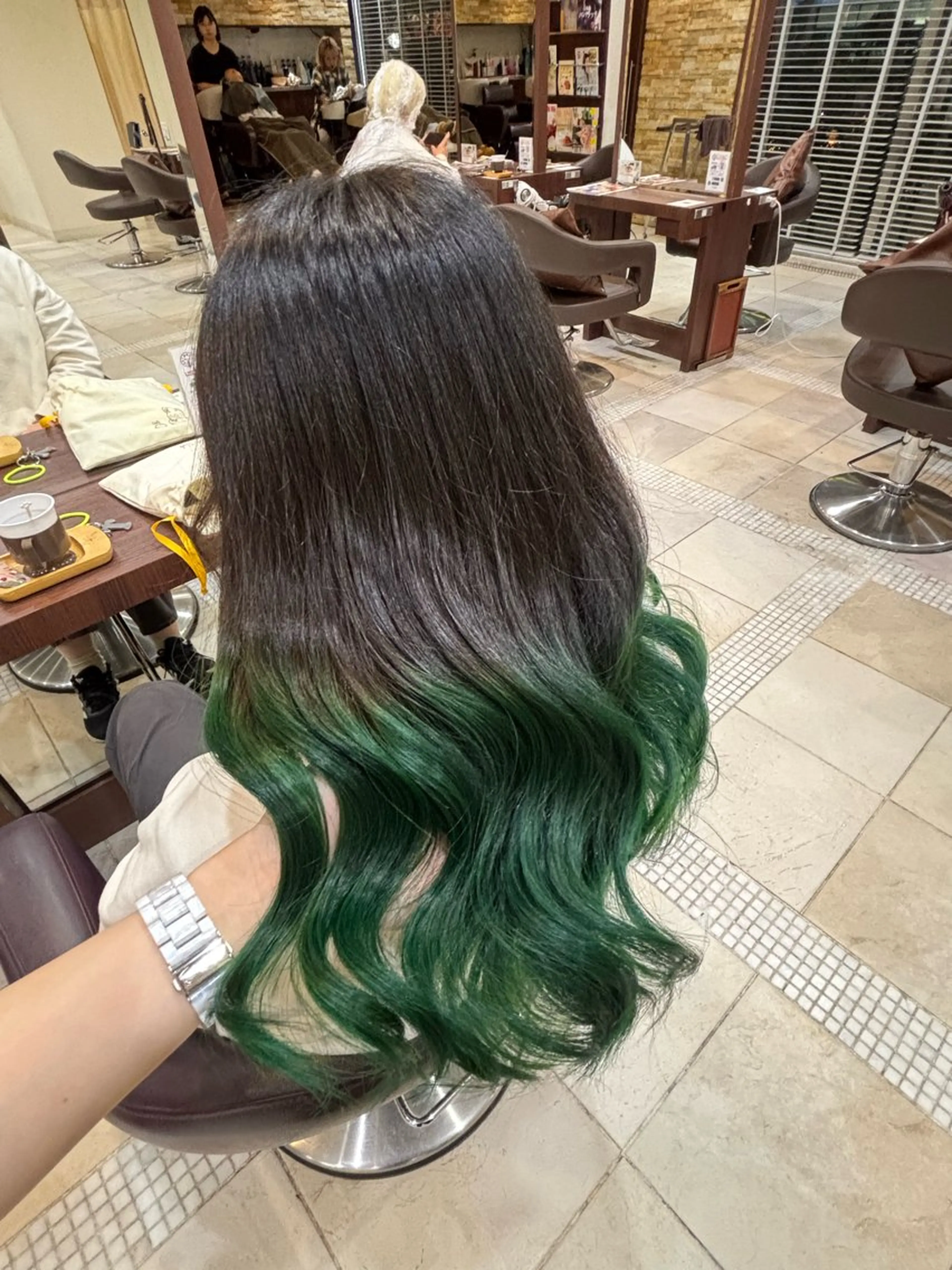 セミロング 藤平 いぶきのヘアスタイル