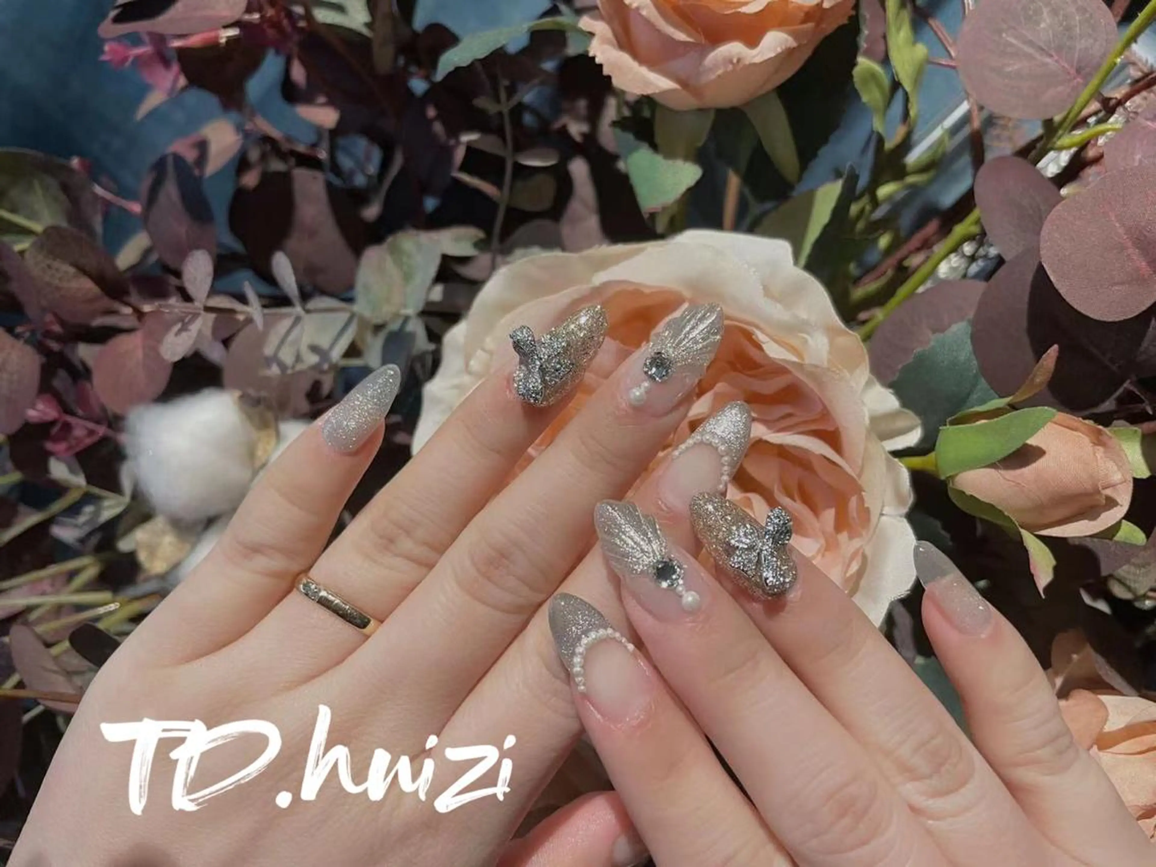 セミロング めぐみのネイルサロン 惠のネイルデザイン