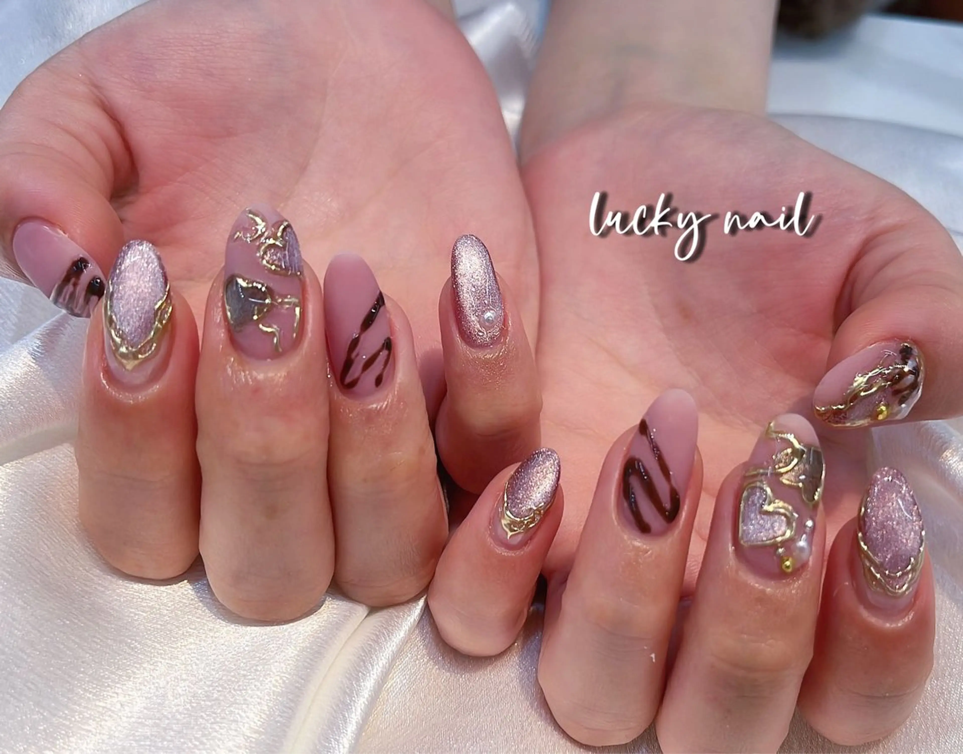 ネイル チークネイル 長さ出し ジェルネイル マグネットネイル 持ち込み ハンドネイル ハンドケア Lucky nail  小林和希のネイルデザイン