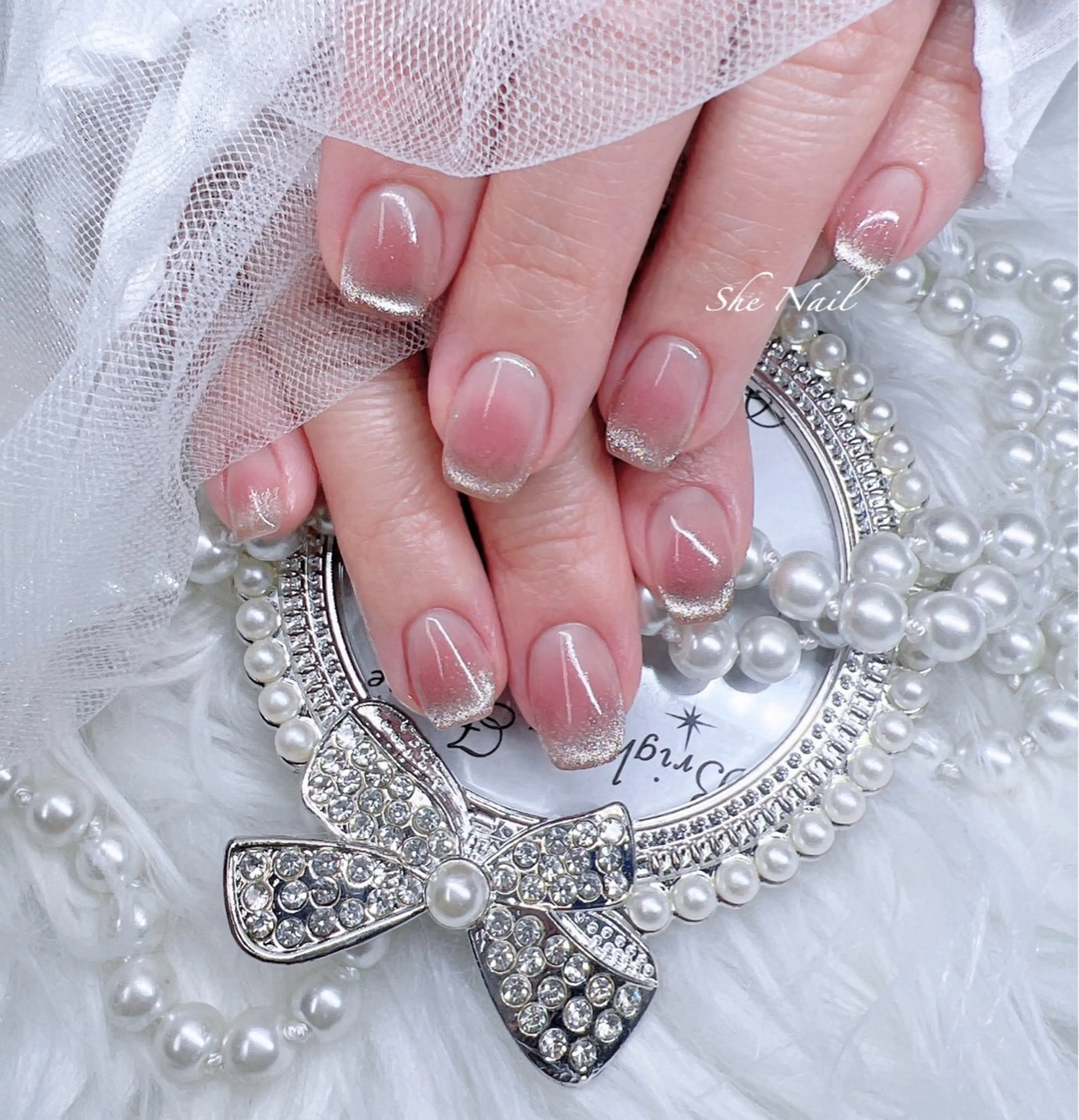 ネイル チークネイル 長さ出し フレンチネイル ガラスフレンチ キラキラネイル ハンドネイル She   Nail所属・ISA_ BELLAのネイルデザイン