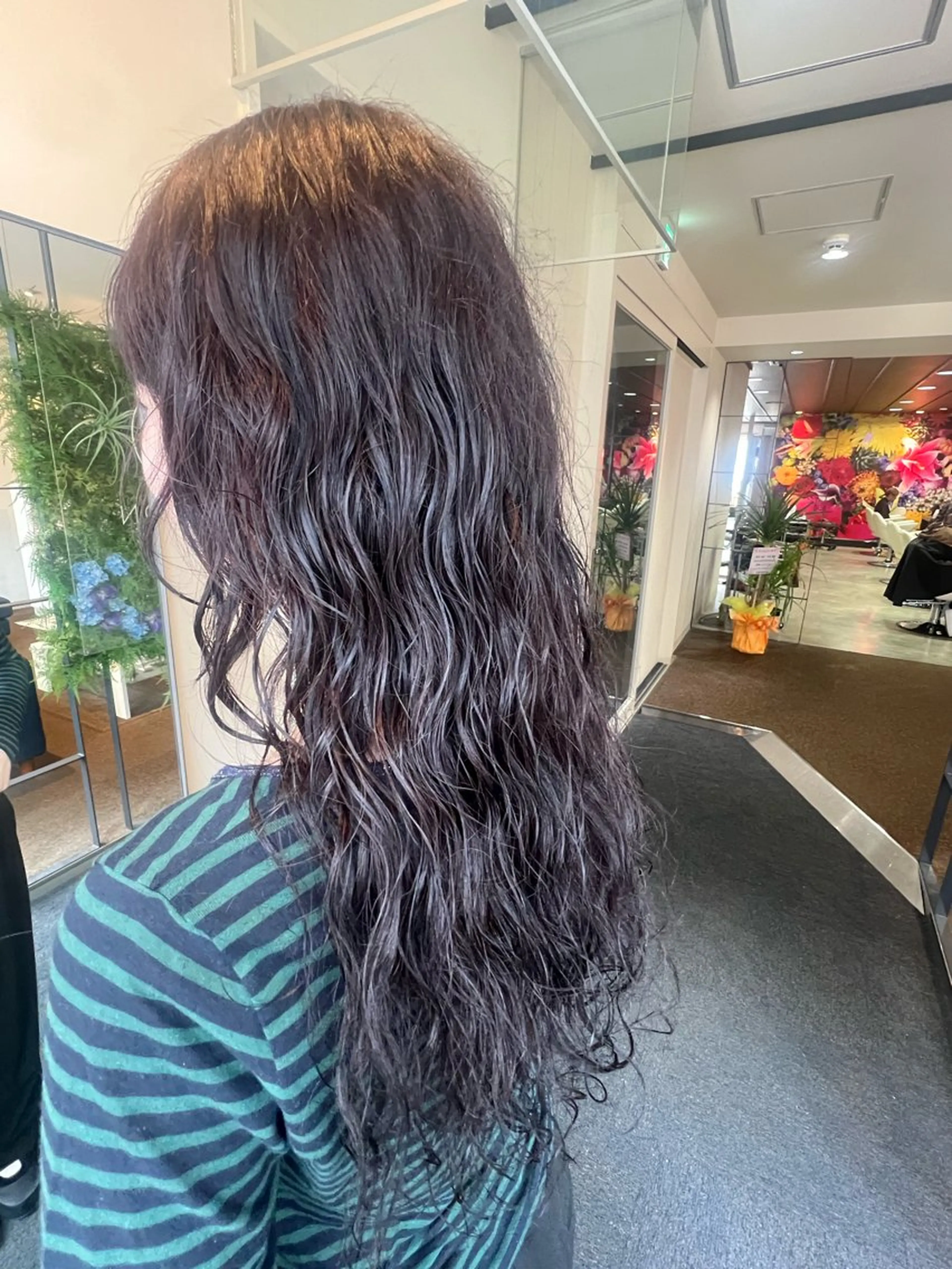 ロング カラー 透明感カラー パープルカラー 高田 羊真のヘアスタイル