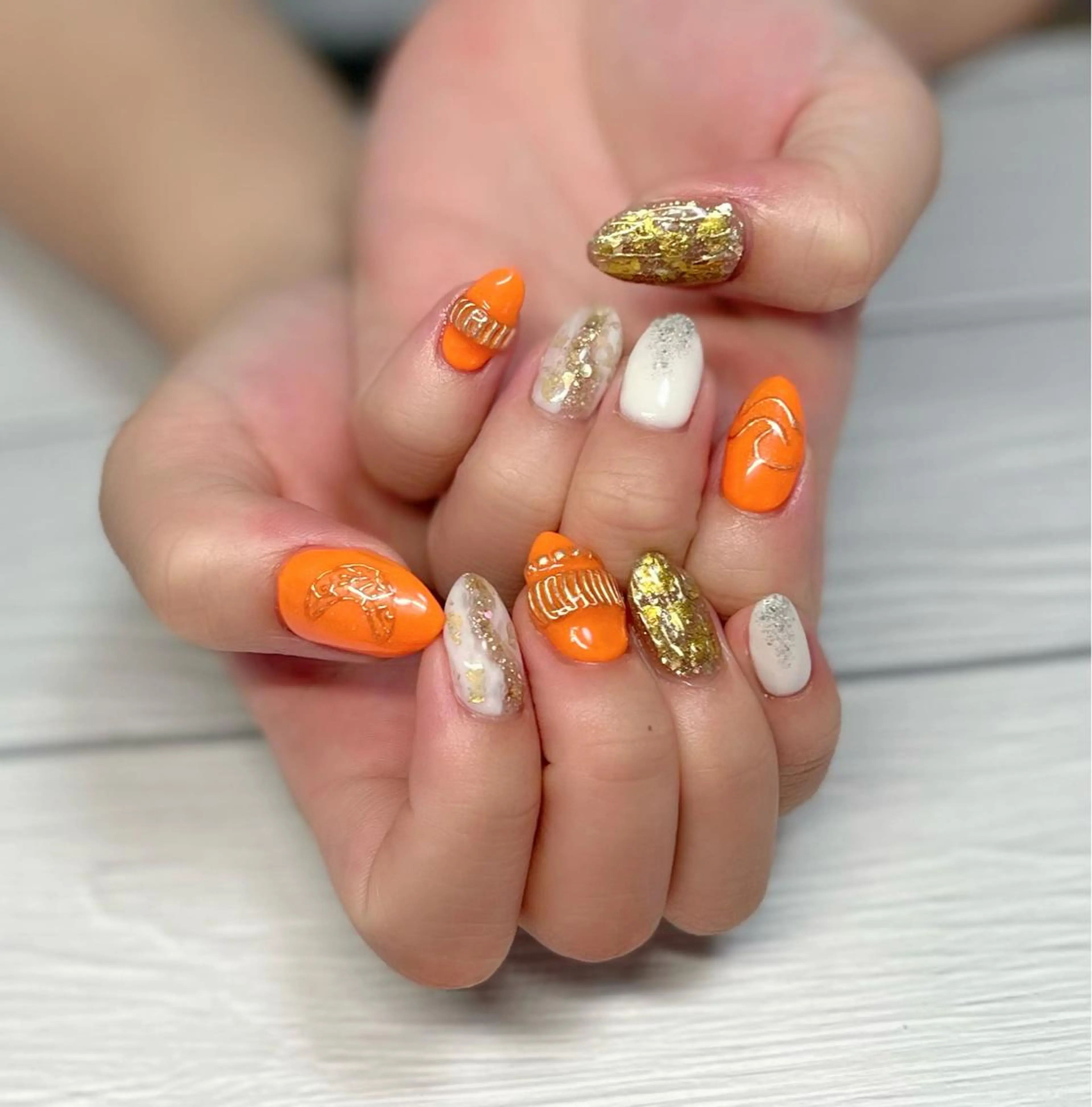 ネイル アートネイル ゴールド ミラーネイル ニュアンスネイル オレンジ shonan_ kairiのネイルデザイン